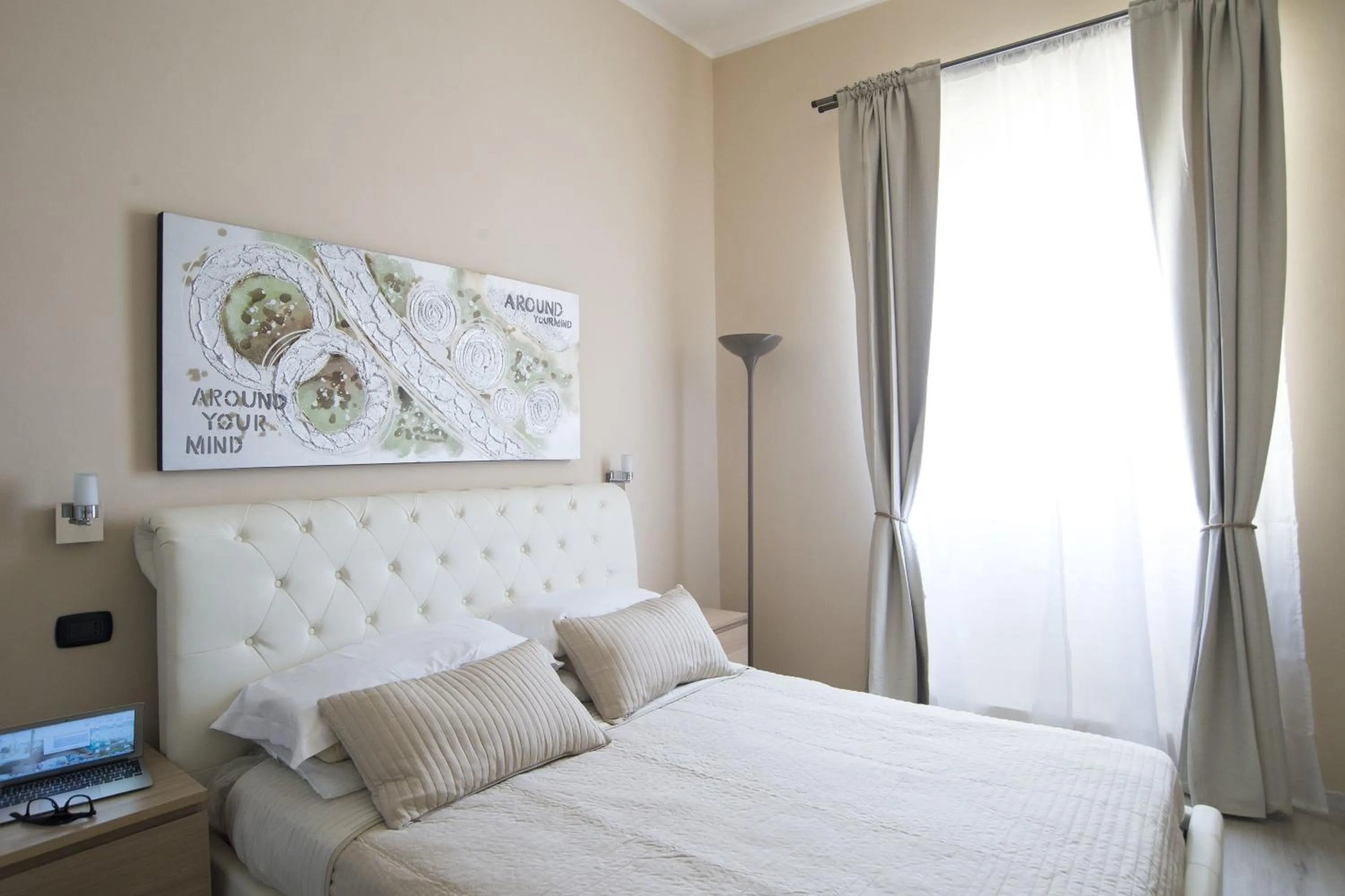 Day, Bed in Town House 57