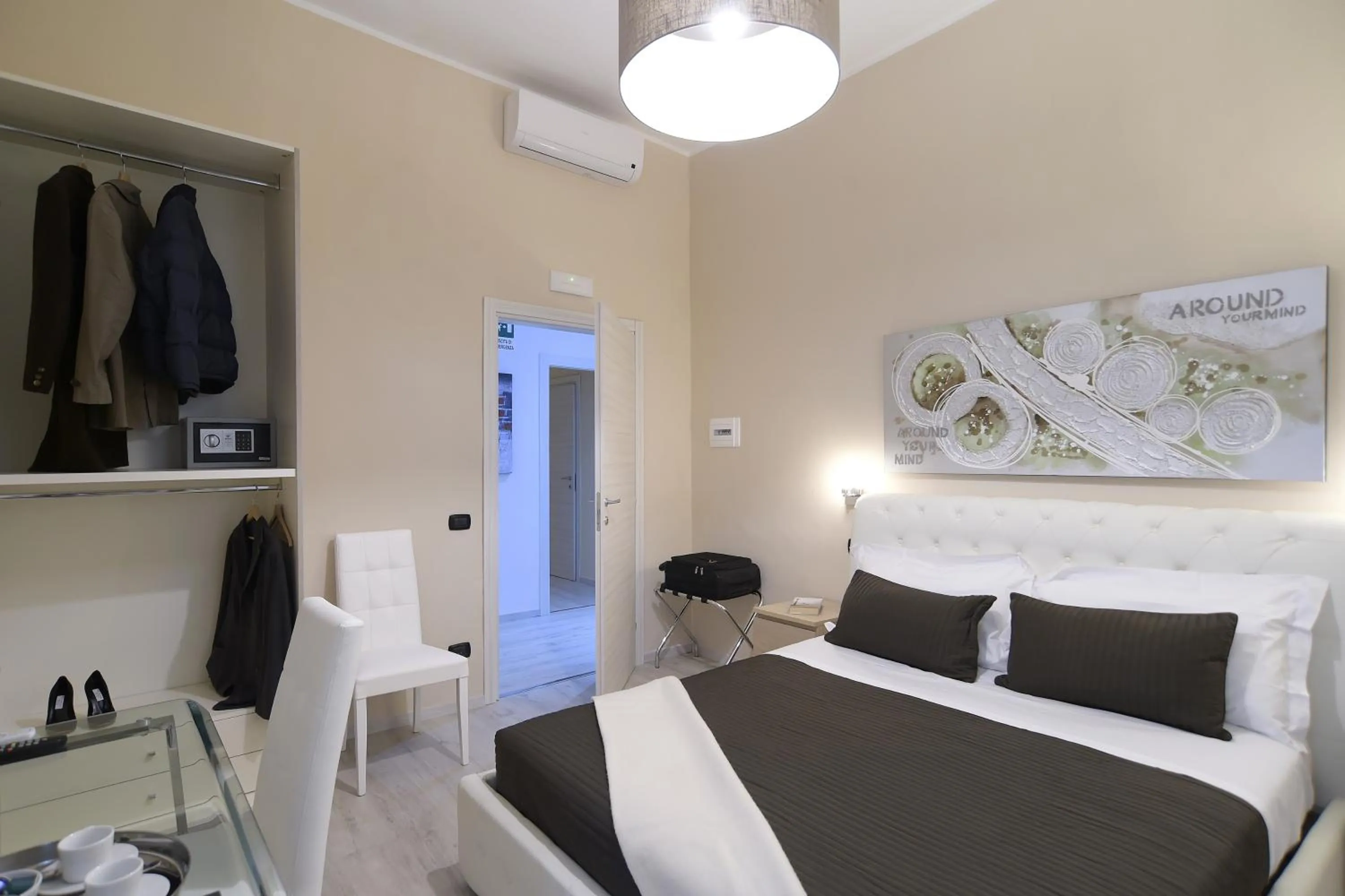 Photo of the whole room, Bed in Town House 57