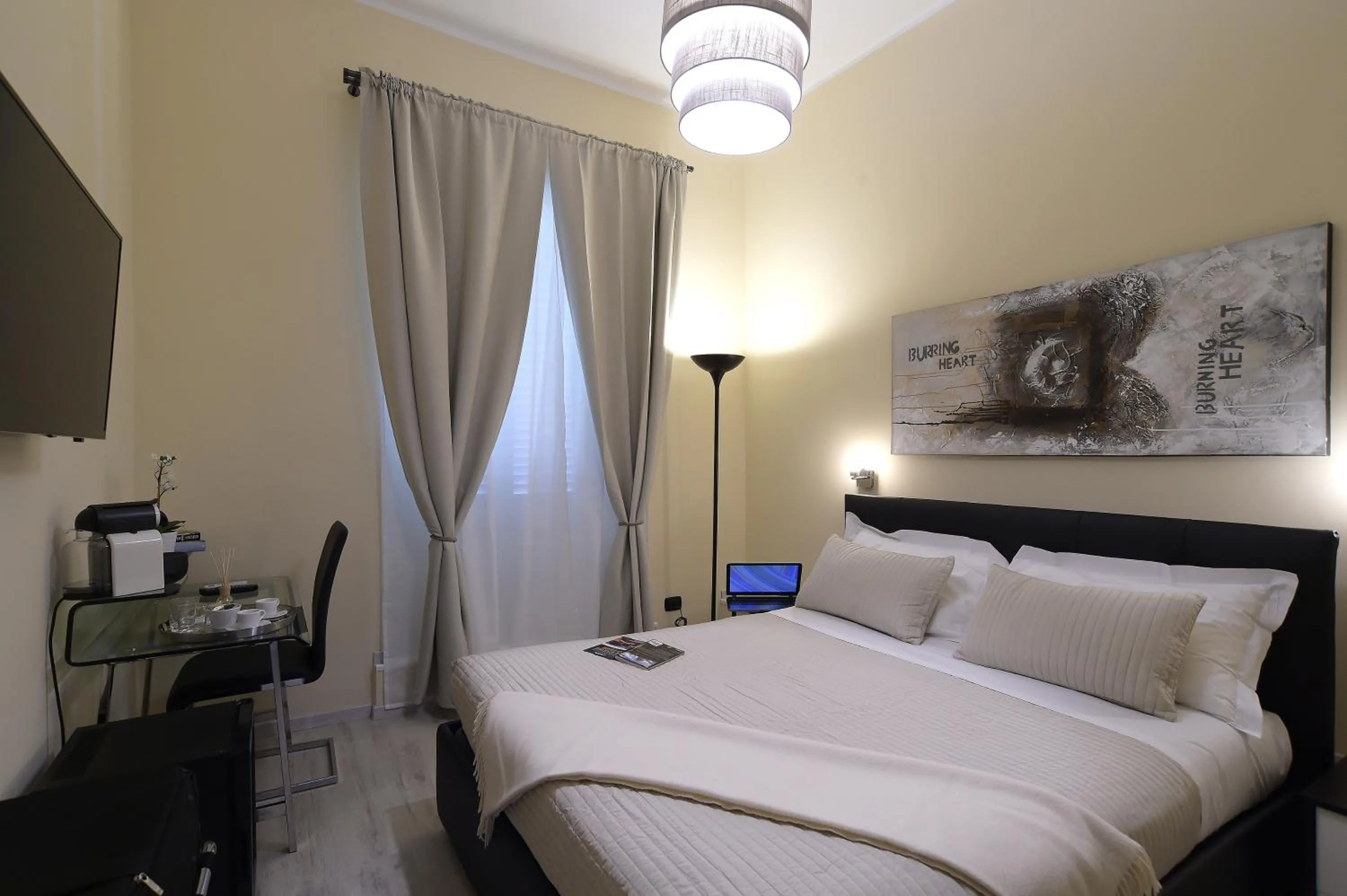 Photo of the whole room, Bed in Town House 57