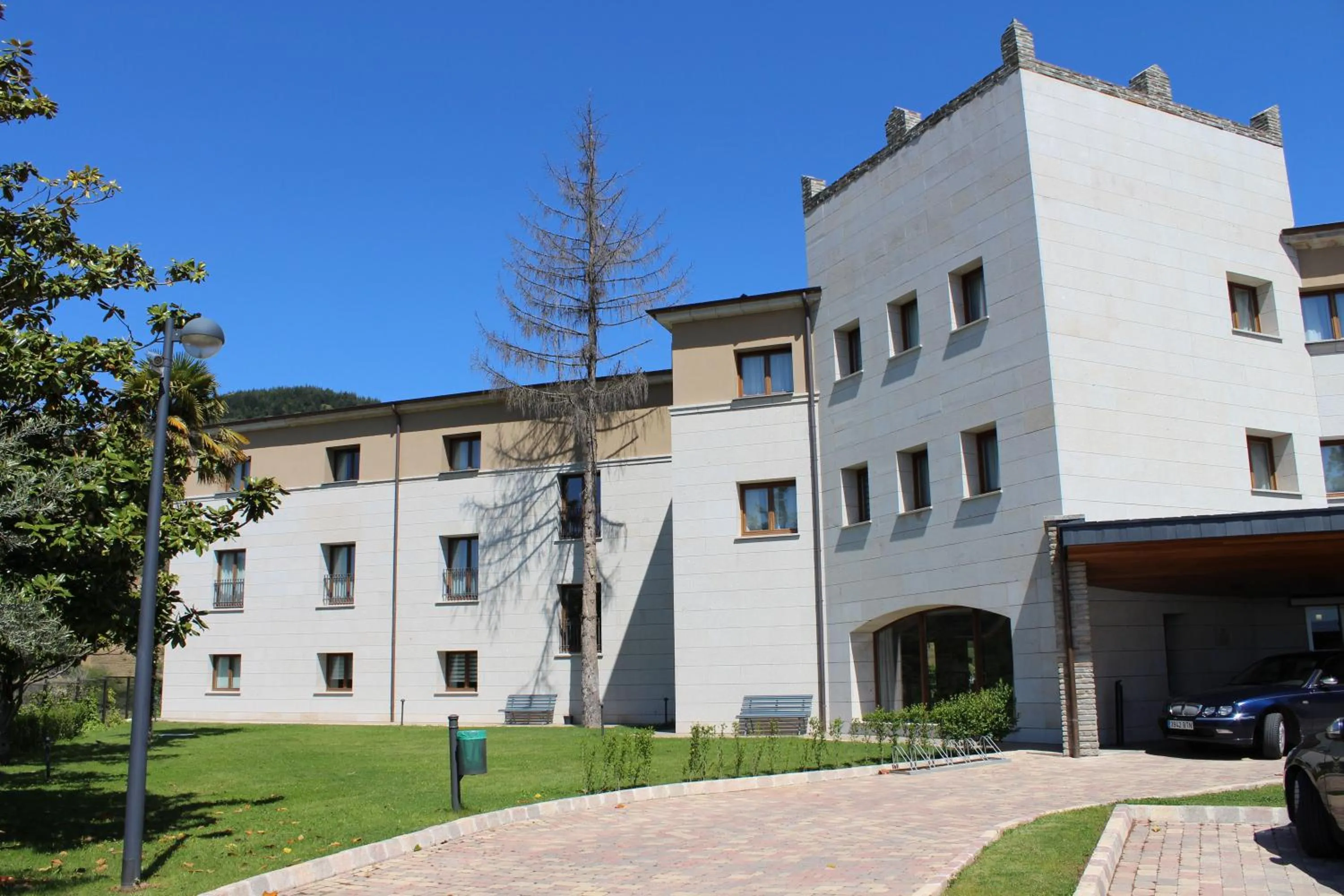 Facade/entrance in Parador de Villafranca del Bierzo