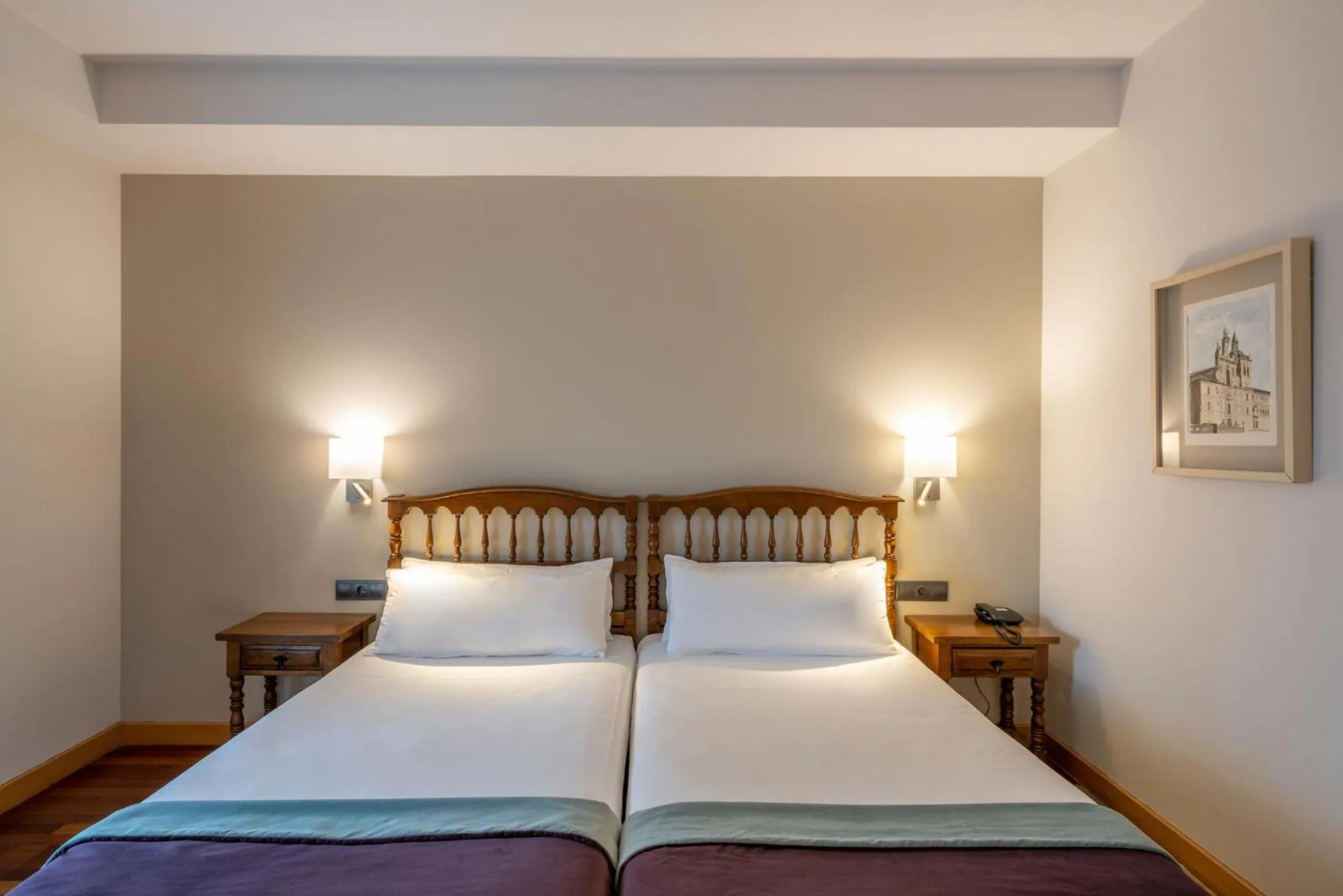 Bed in Parador de Villafranca del Bierzo