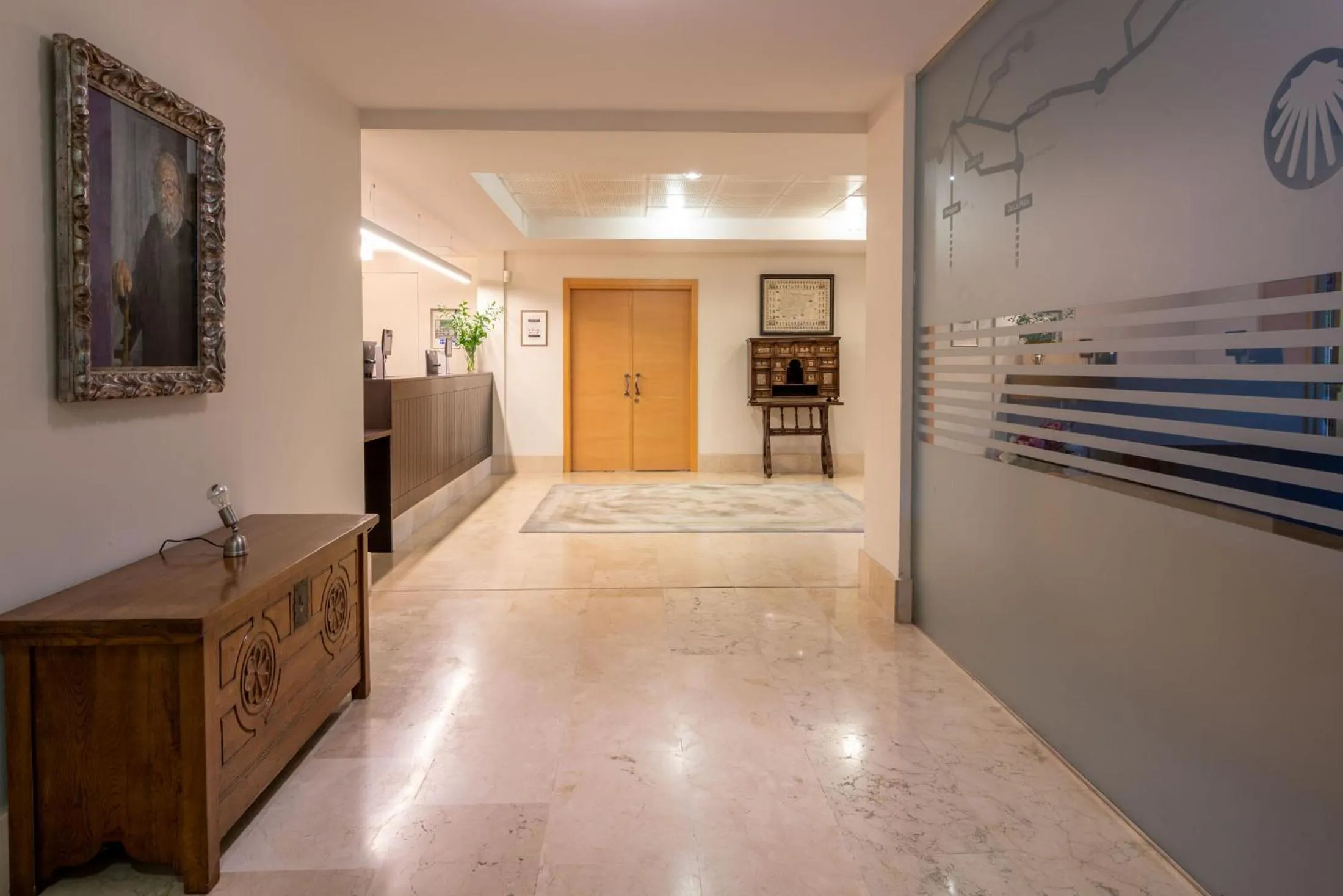 Lobby or reception in Parador de Villafranca del Bierzo
