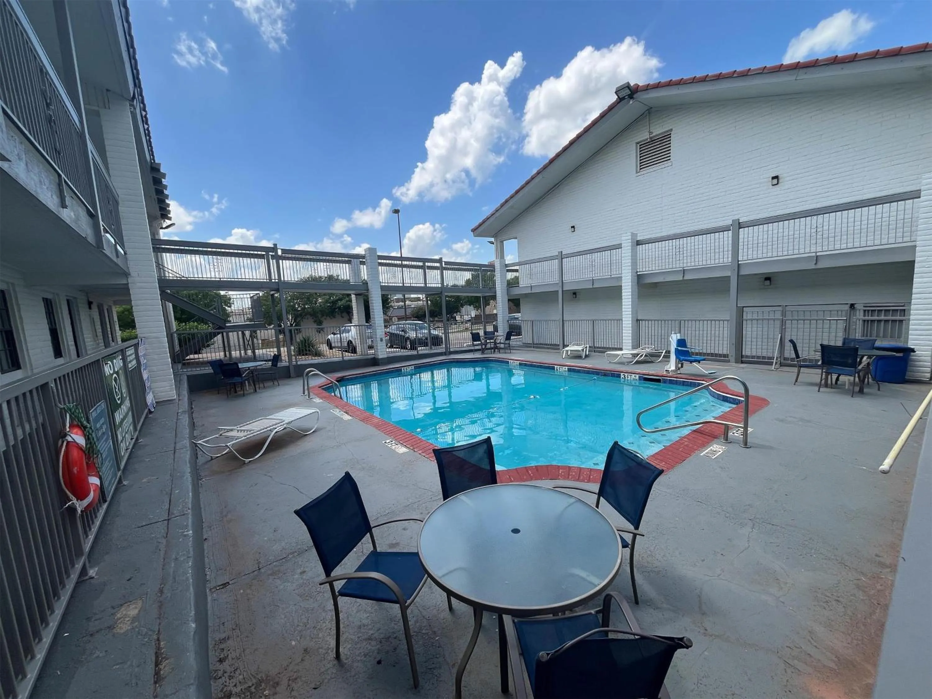 Pool view in Studio 6 Suites Euless, TX – DFW West