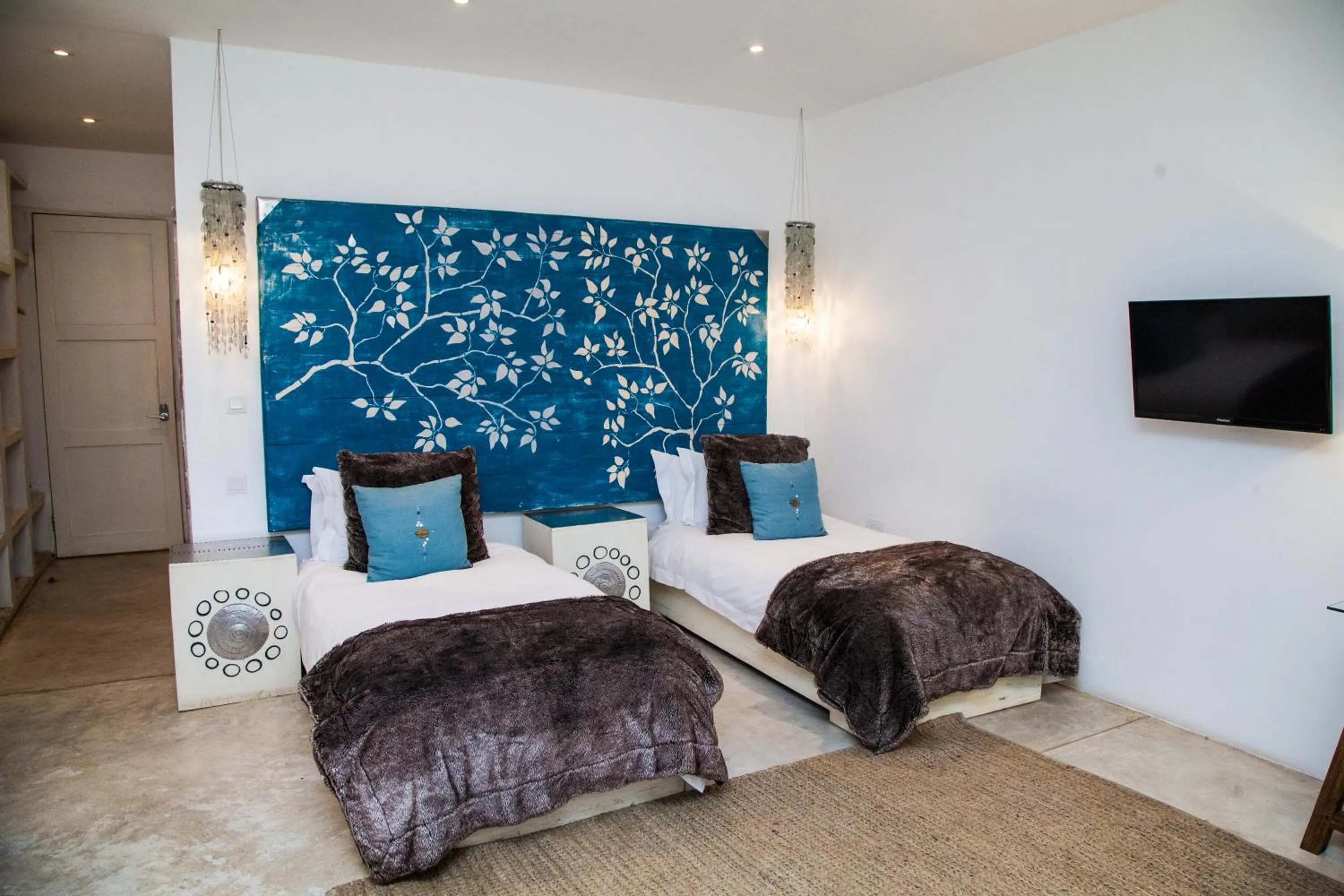 Bed in Latitude 15 Degrees