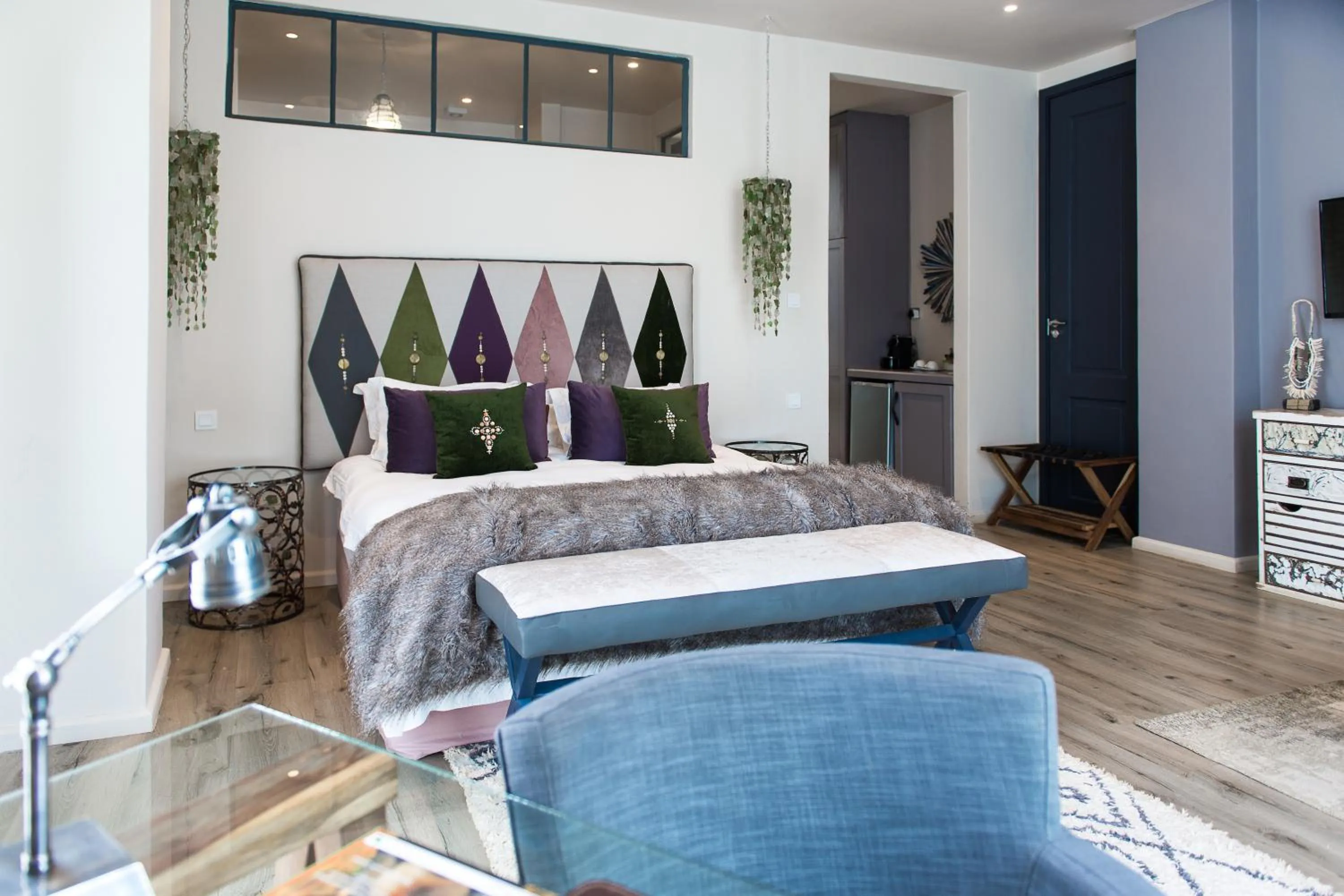 Bathroom, Bed in Latitude 15 Degrees