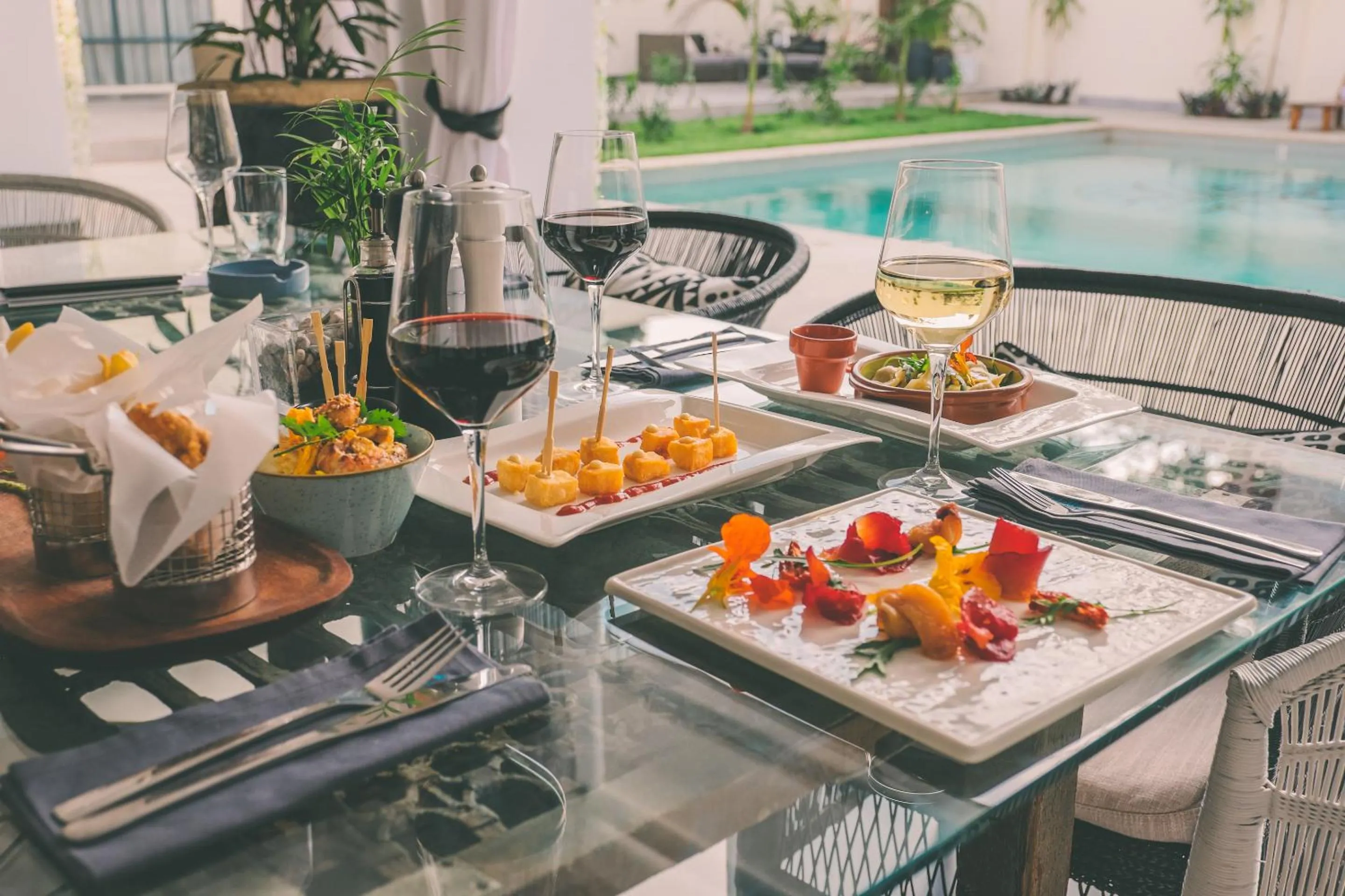 Lunch in Latitude 15 Degrees