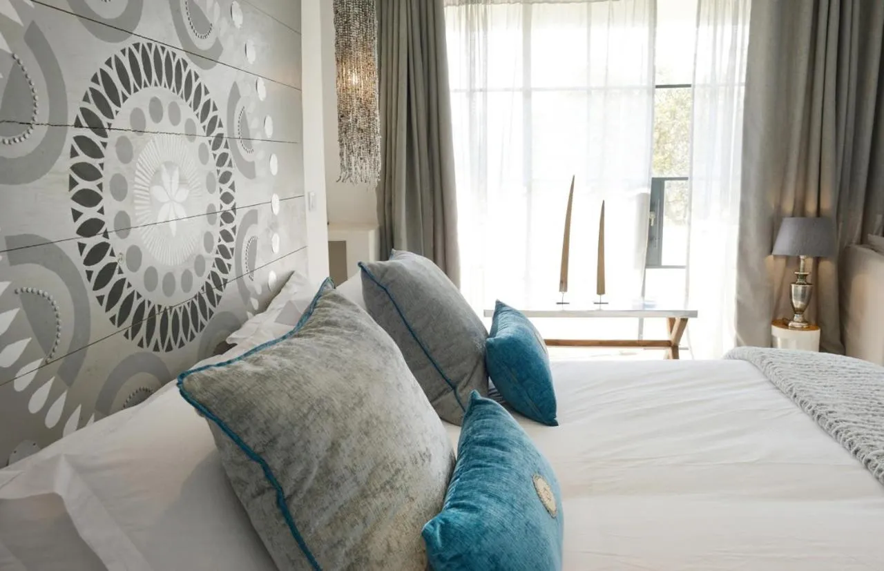 Bed in Latitude 15 Degrees