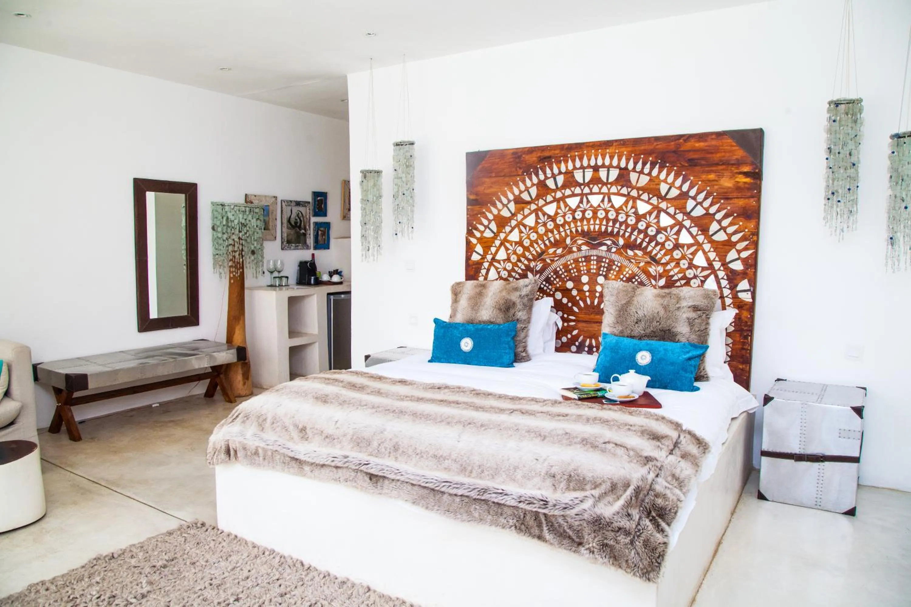 Bed in Latitude 15 Degrees