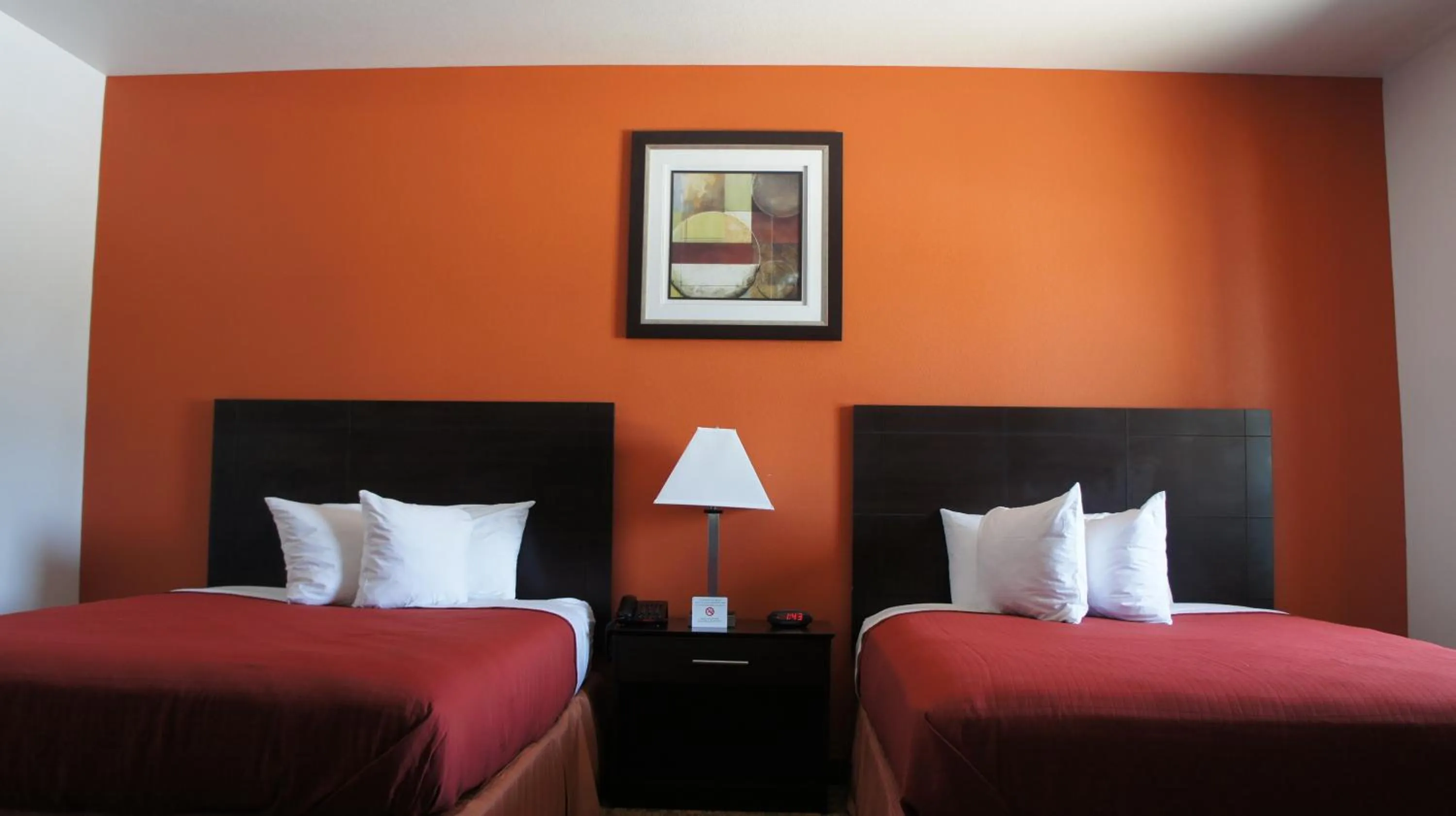 Photo of the whole room, Bed in Lux Inn and Suites