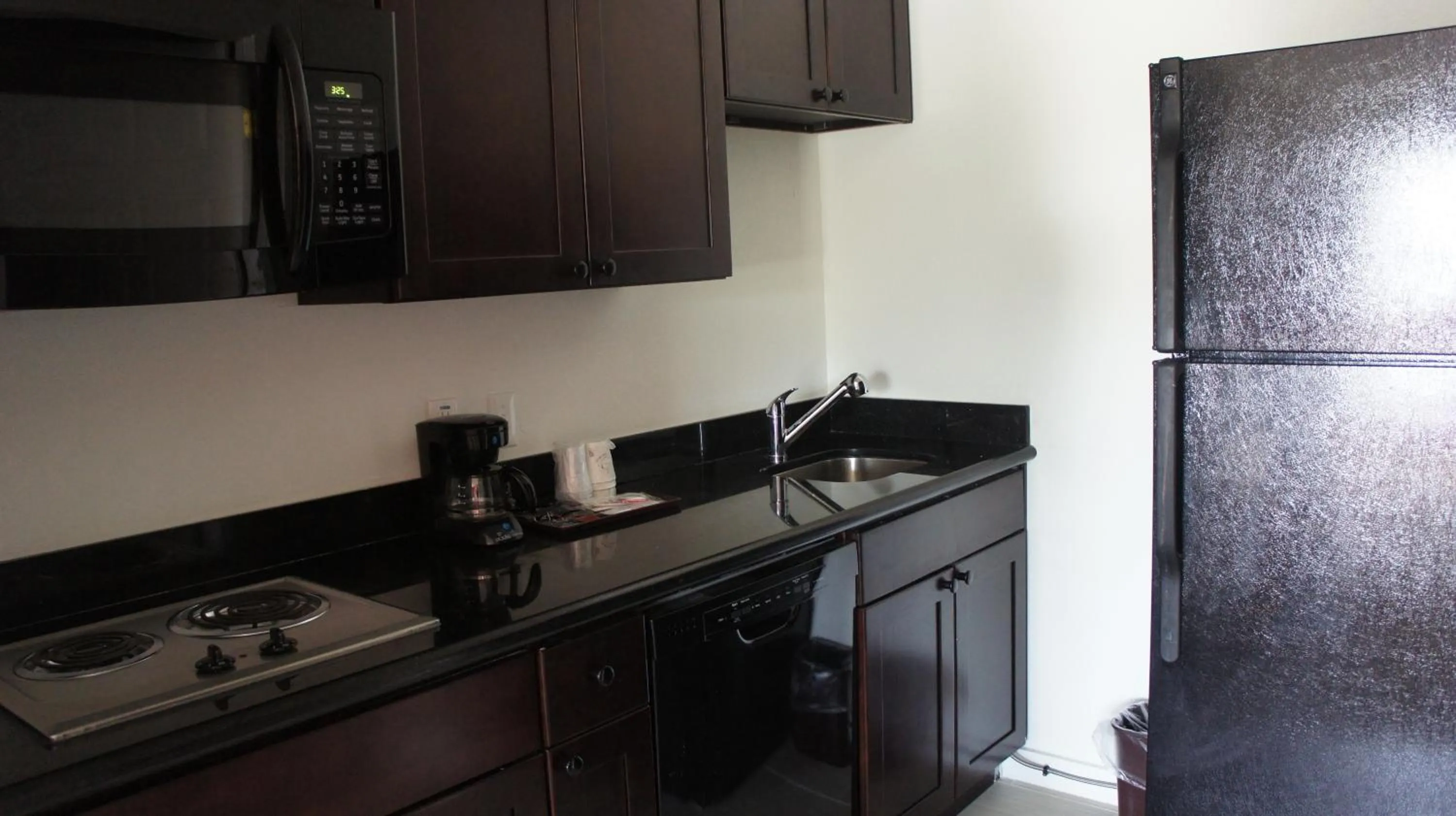 Coffee/tea facilities in Lux Inn and Suites
