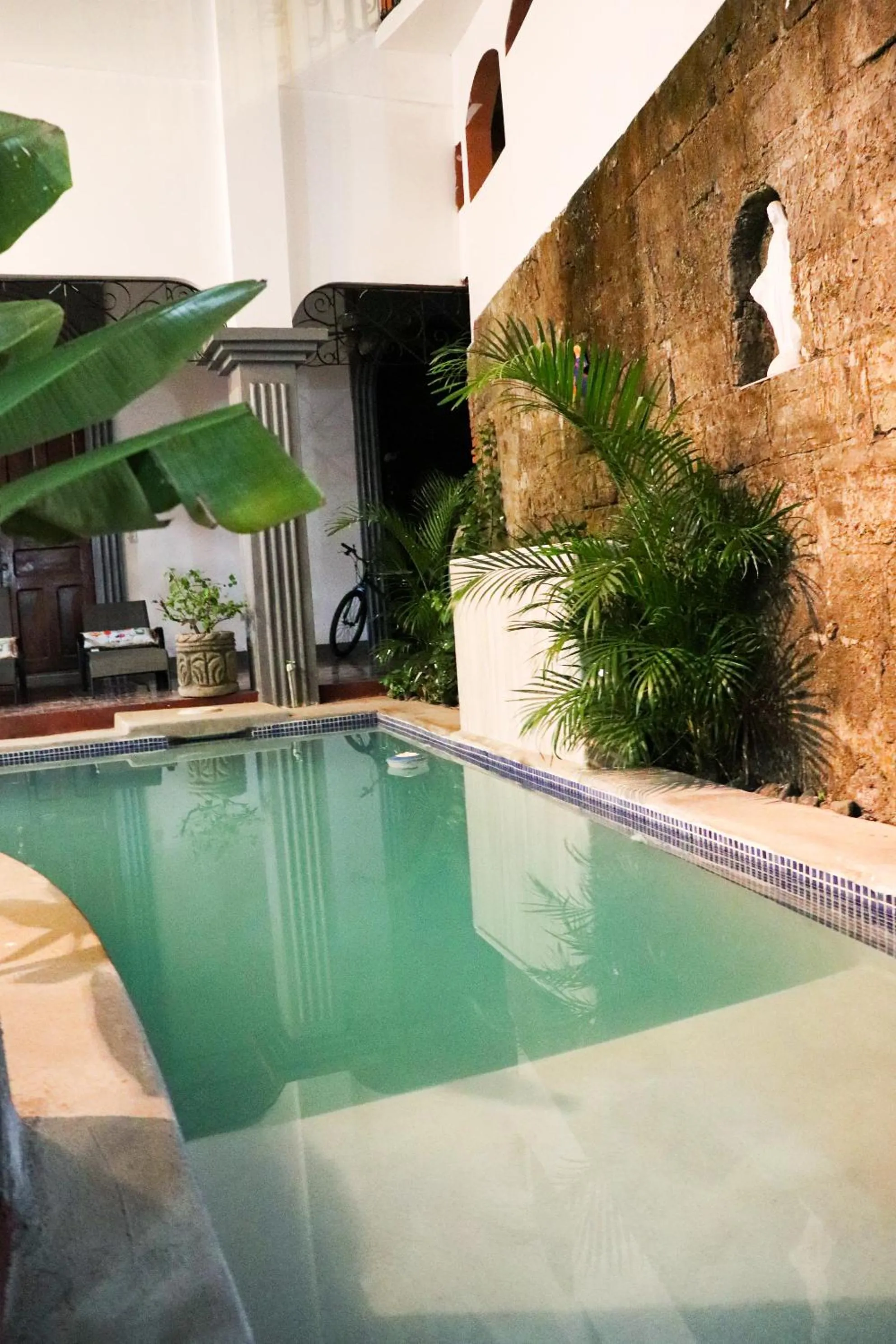 Parking in Hotel Los Balcones Leon