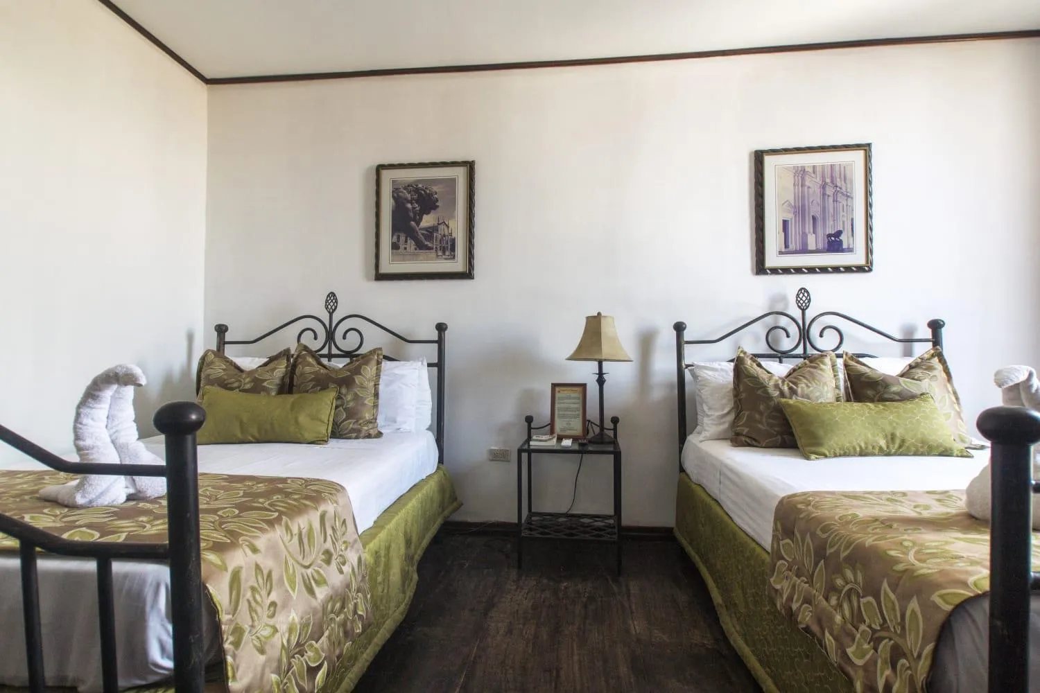 Photo of the whole room in Hotel Los Balcones Leon