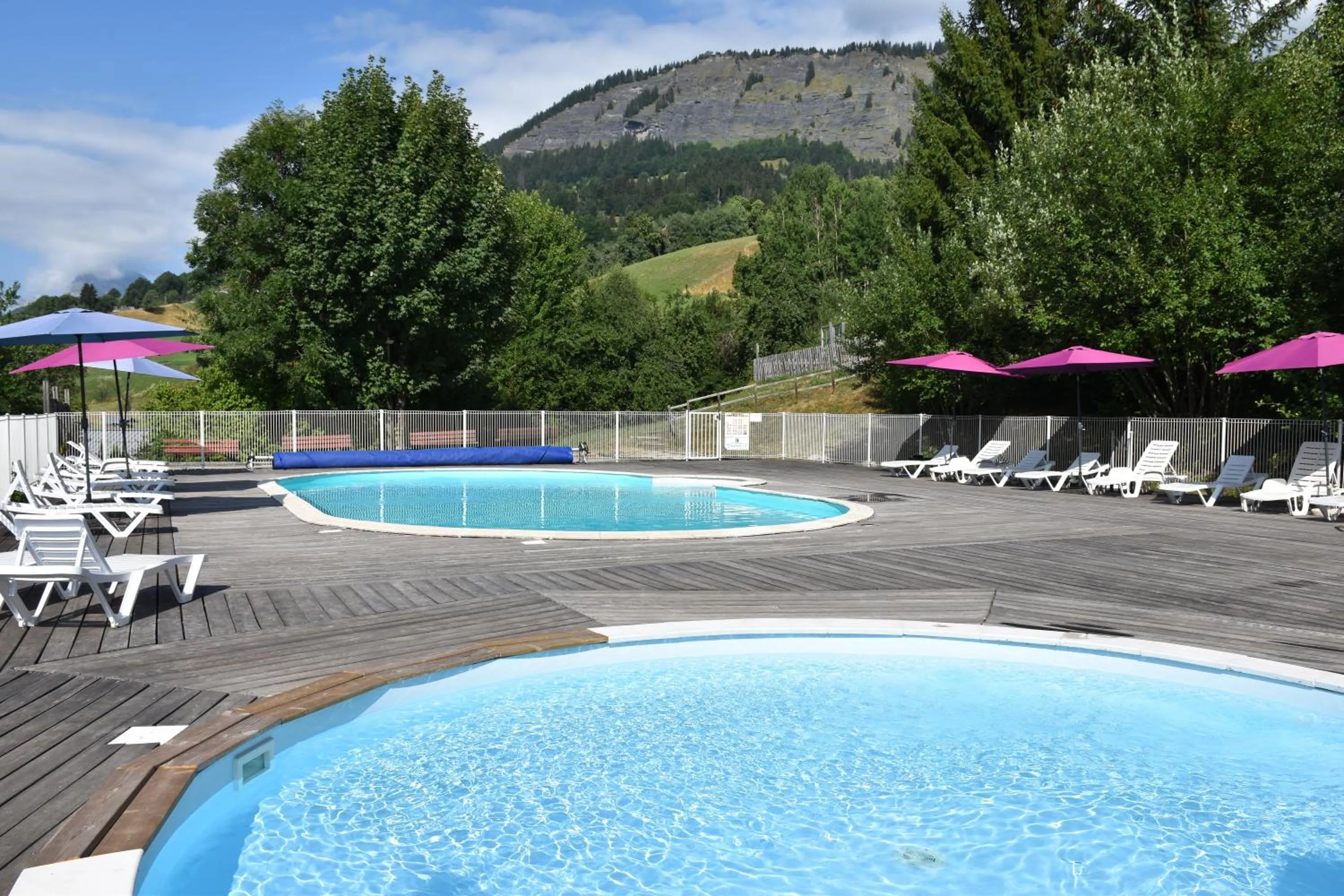 Swimming pool in ULVF Les Essertets