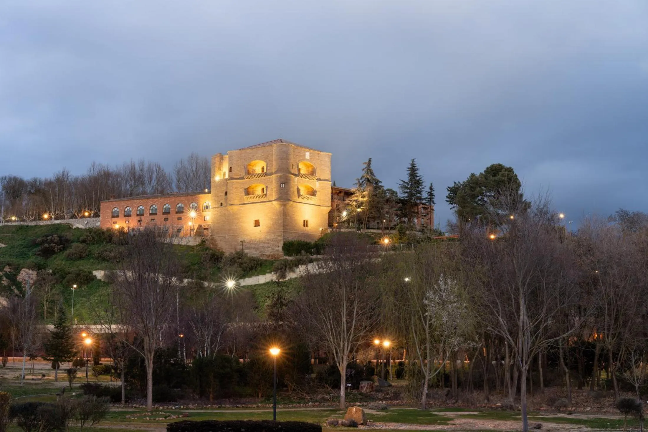 Property building in Parador de Benavente