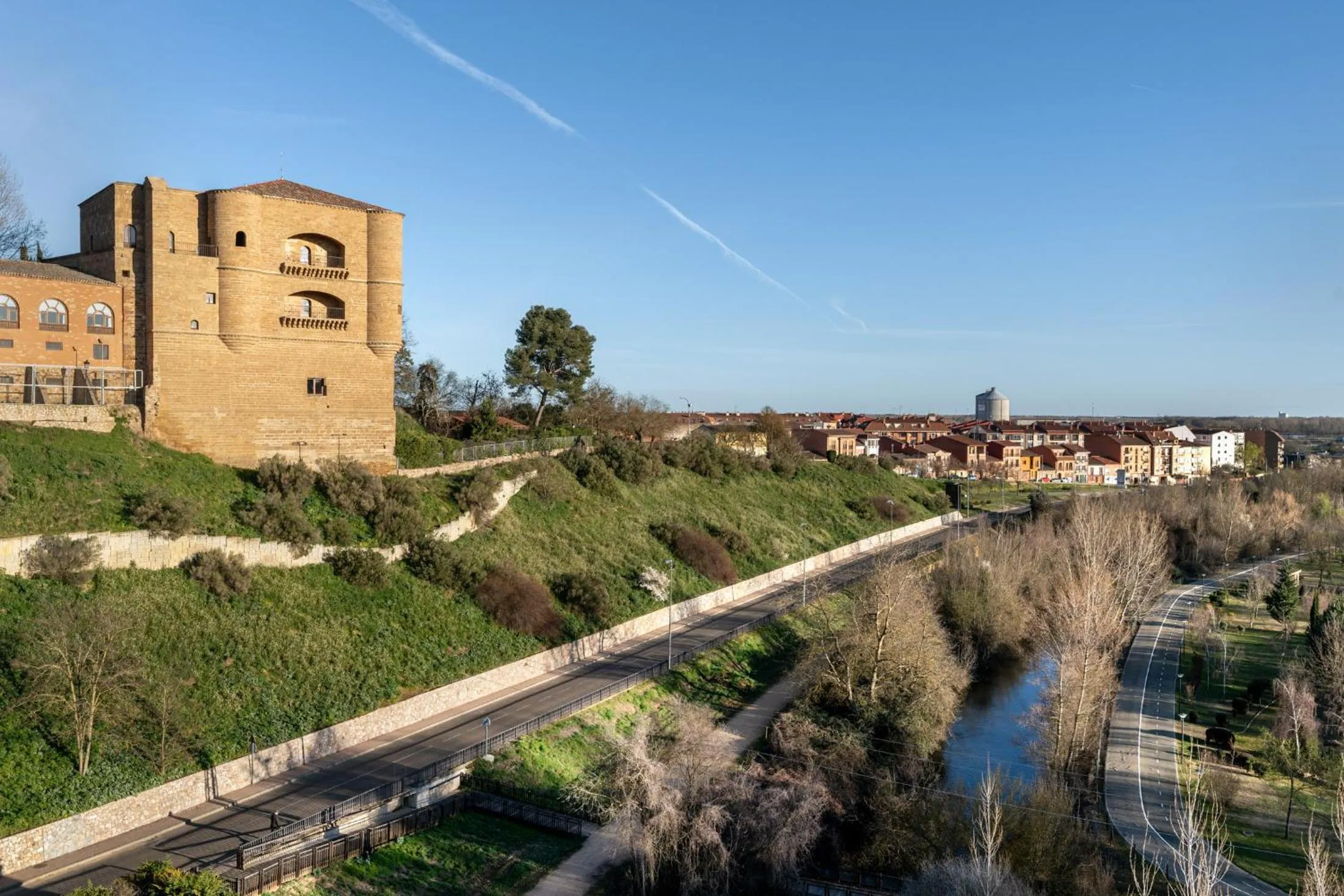 Property building in Parador de Benavente