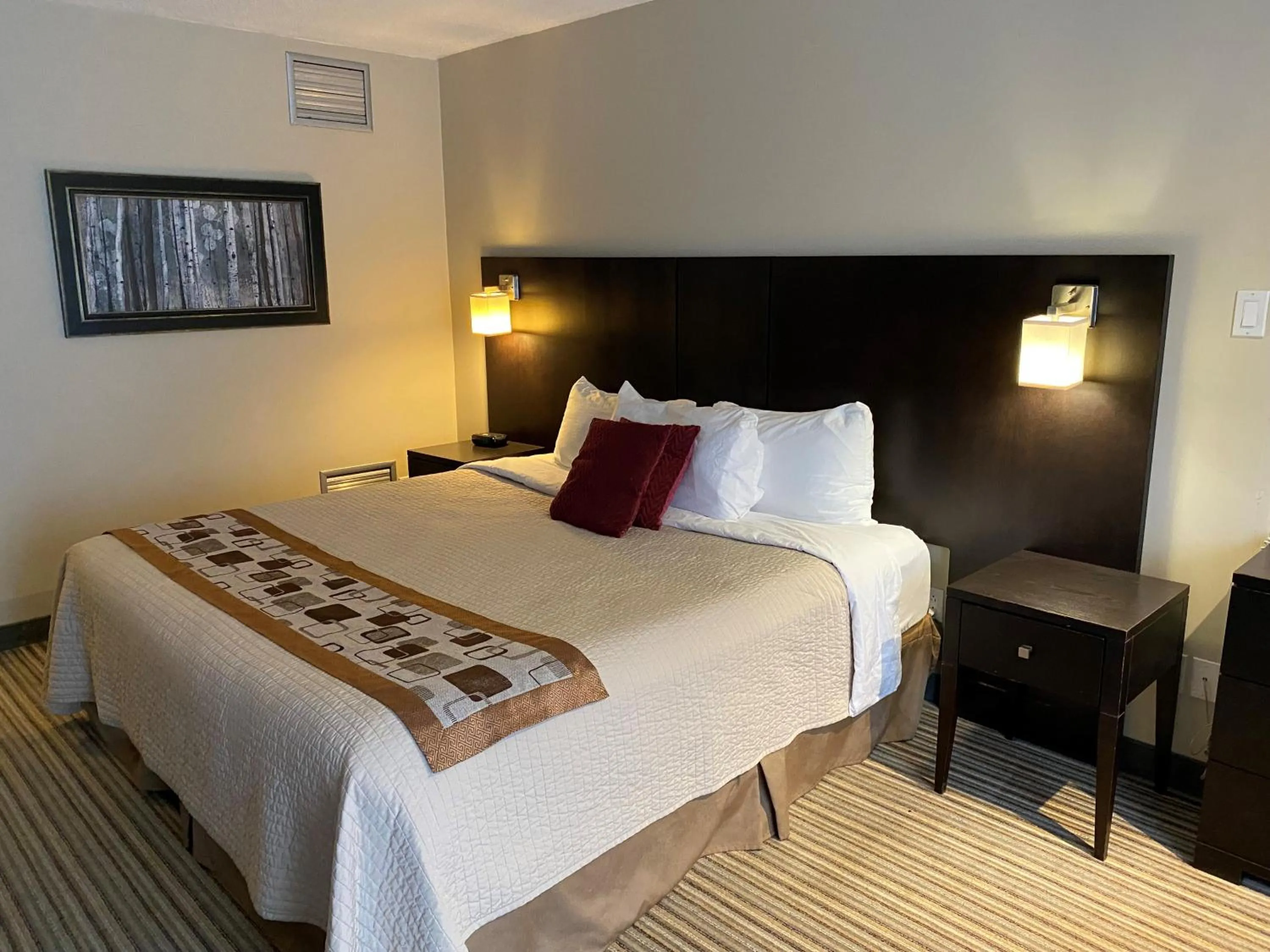 Bed in Excelsior Hôtel Spa Sainte-Adèle