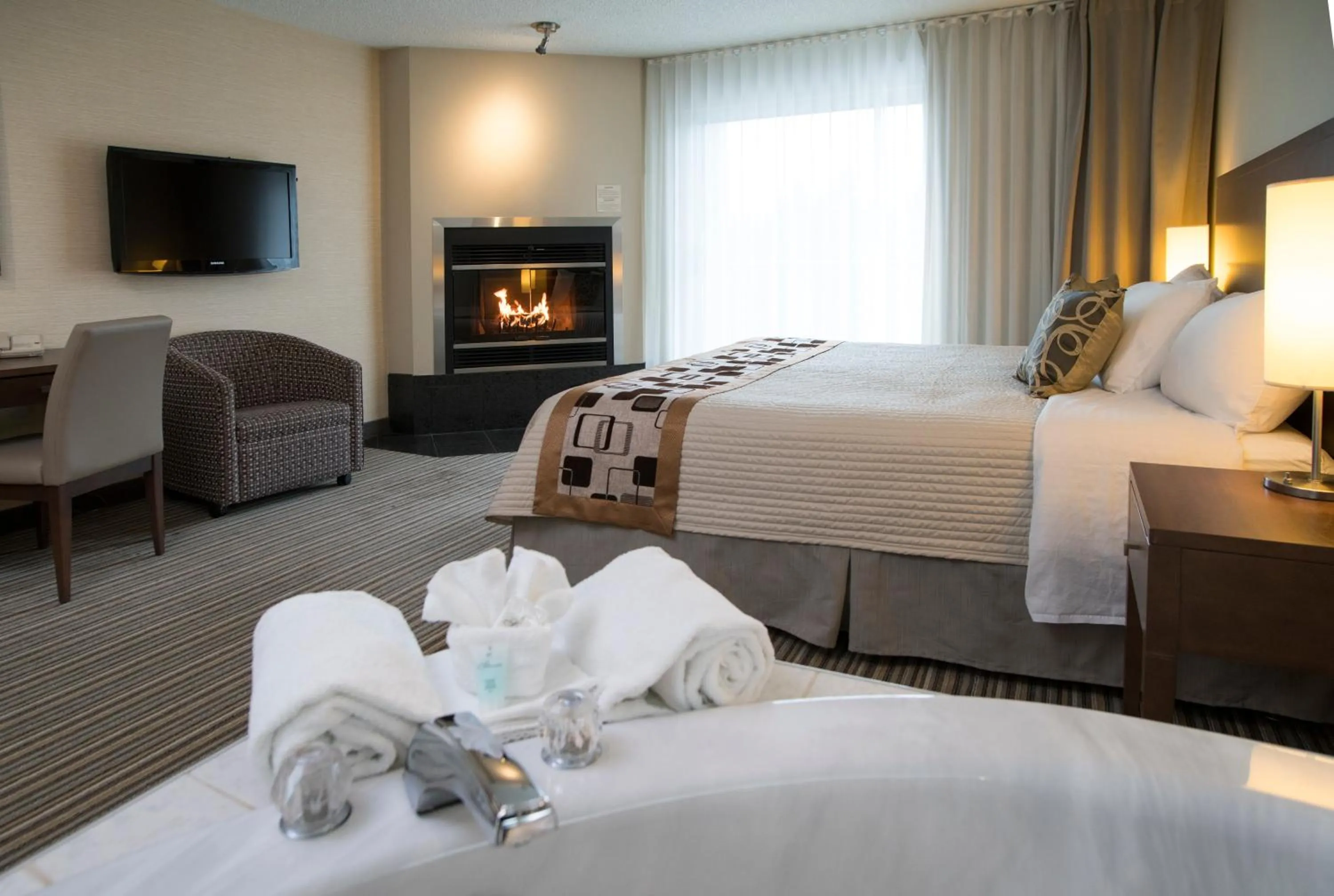 Bed in Excelsior Hôtel Spa Sainte-Adèle