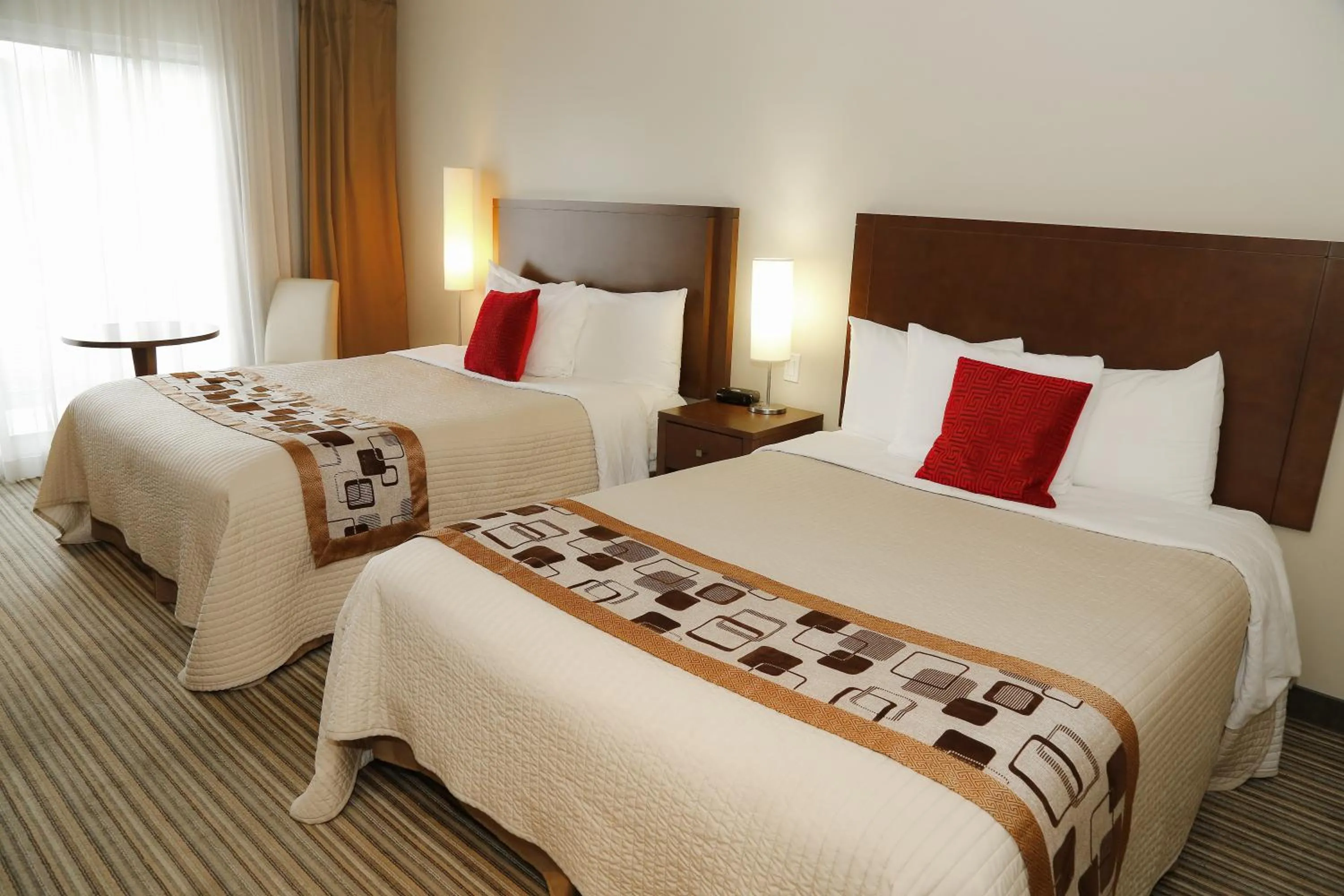 Bed in Excelsior Hôtel Spa Sainte-Adèle