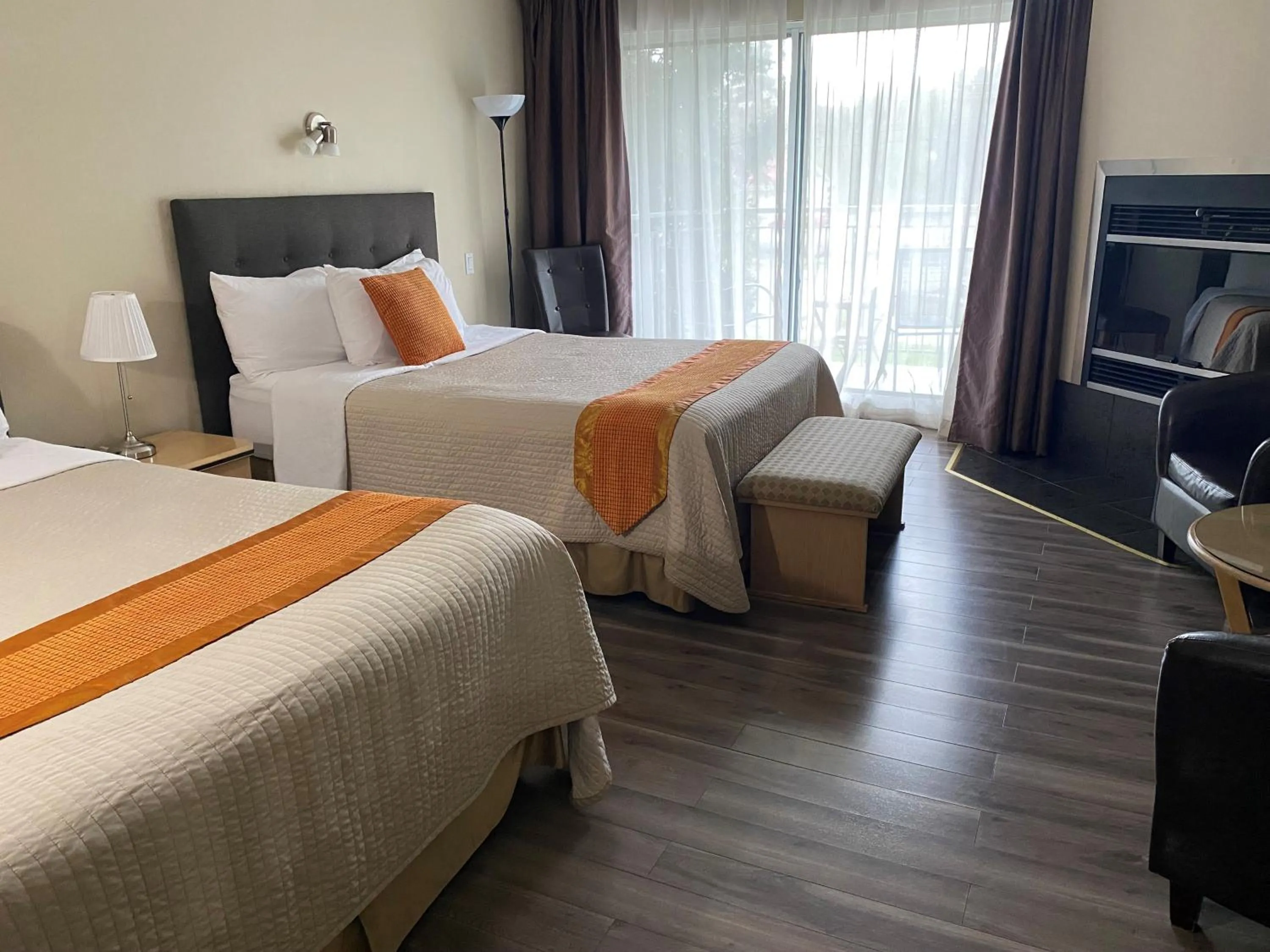 Bed in Excelsior Hôtel Spa Sainte-Adèle