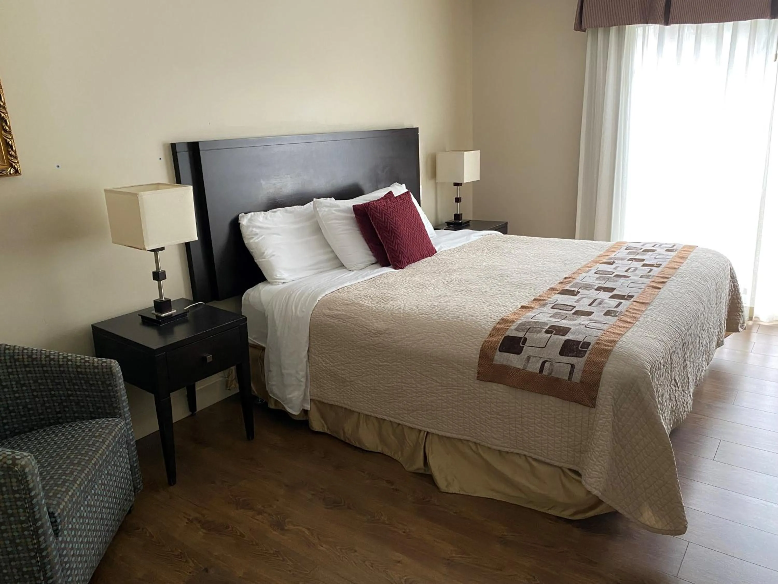 Bed in Excelsior Hôtel Spa Sainte-Adèle