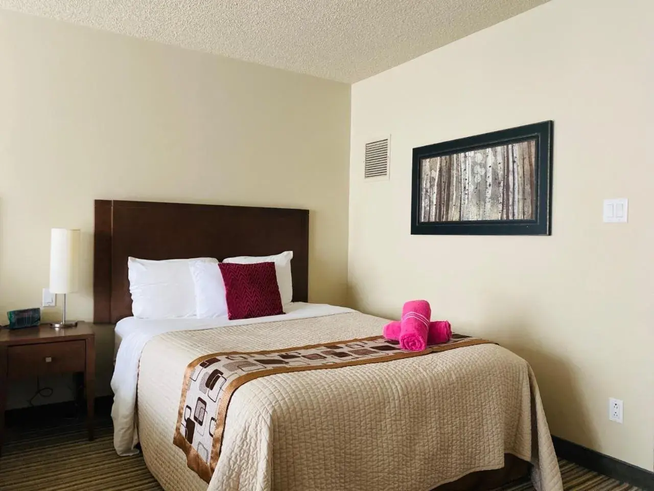 Queen Room Excelsior in Excelsior Hôtel Spa Sainte-Adèle Queen Room Excelsior in Excelsior Hôtel Spa Sainte-Adèle