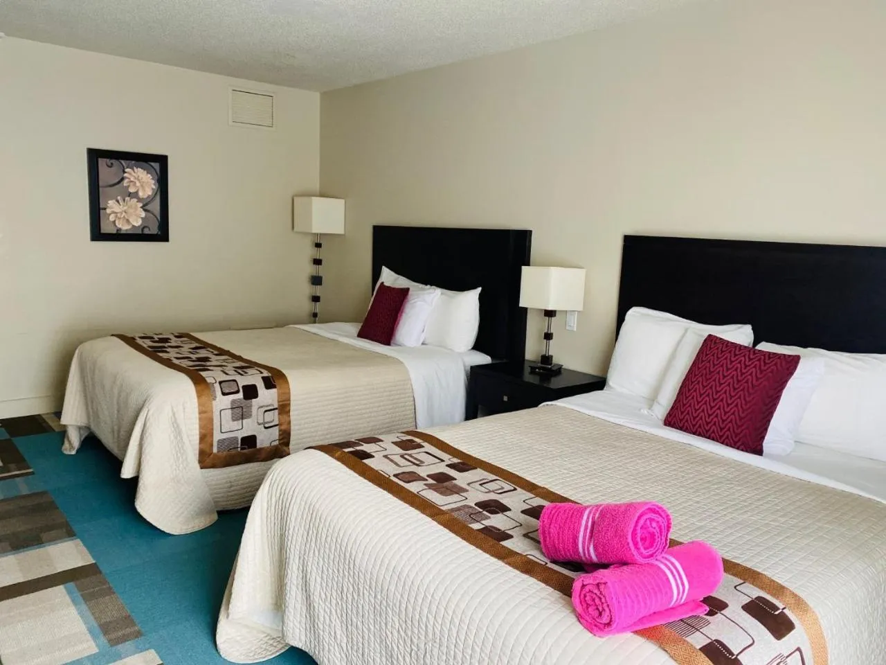 Bed in Excelsior Hôtel Spa Sainte-Adèle