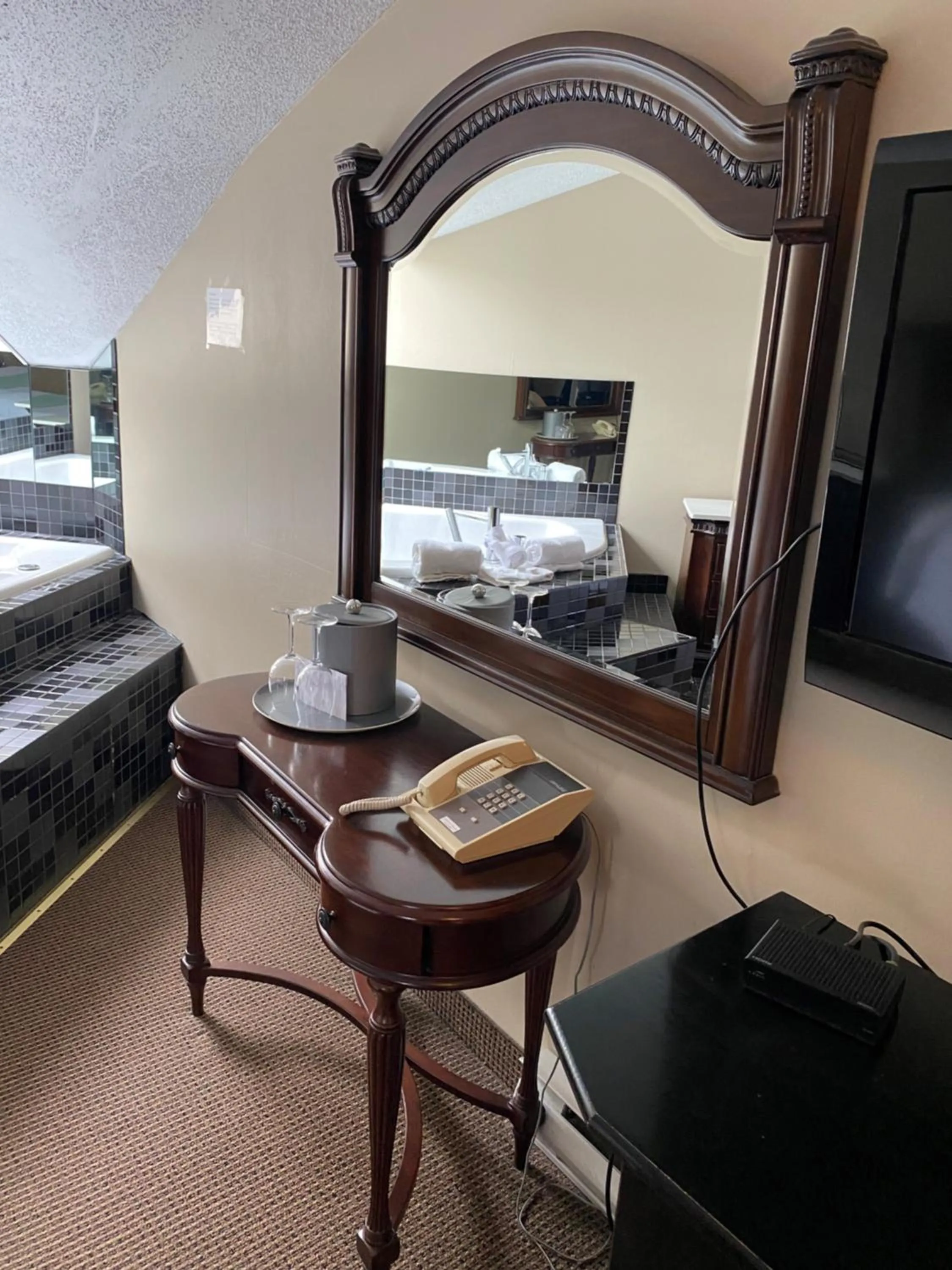 Bed in Excelsior Hôtel Spa Sainte-Adèle