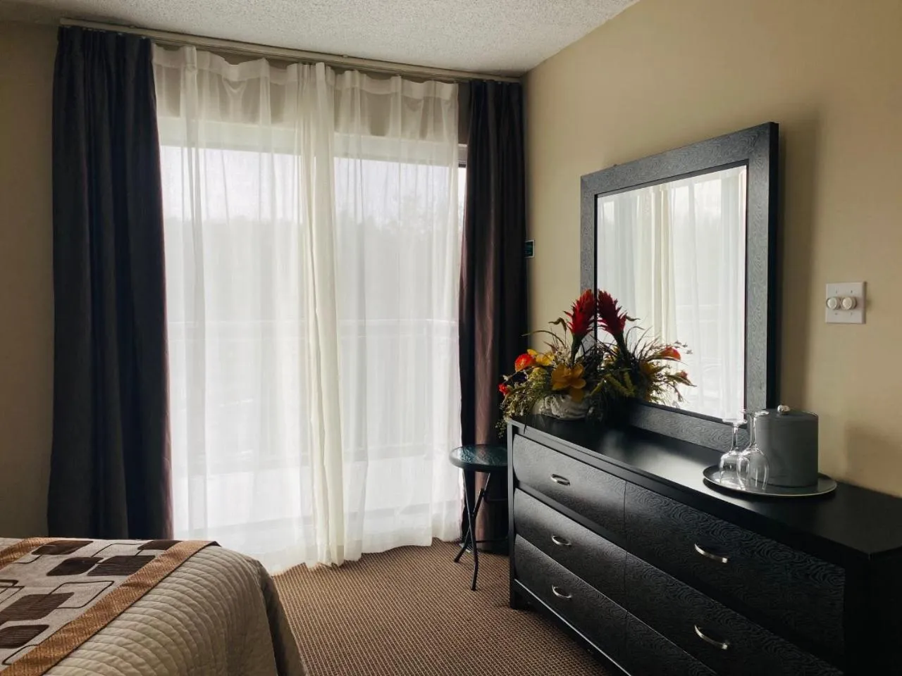 Bed in Excelsior Hôtel Spa Sainte-Adèle