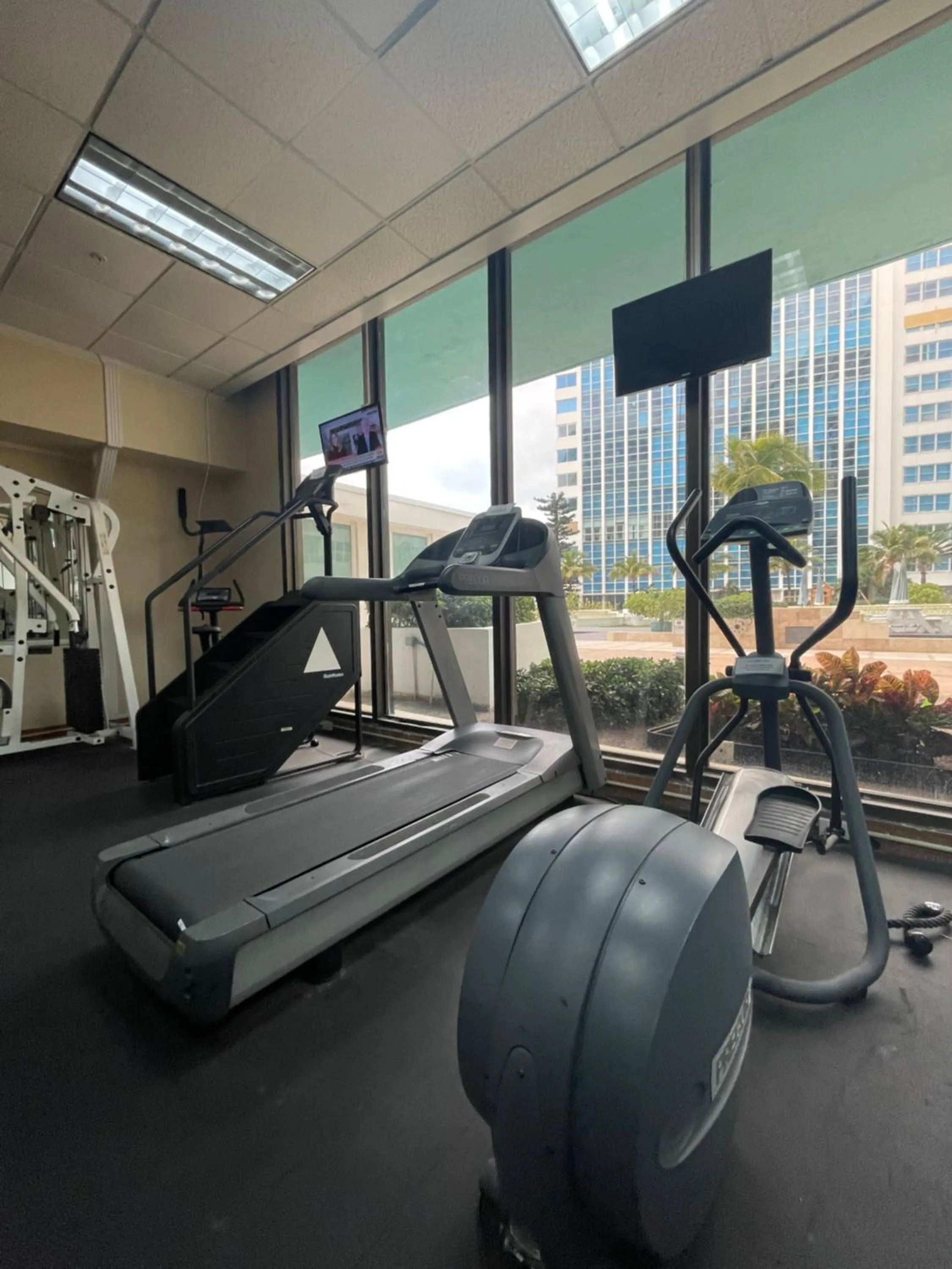 Fitness centre/facilities in Seacoast Suites on Miami Beach