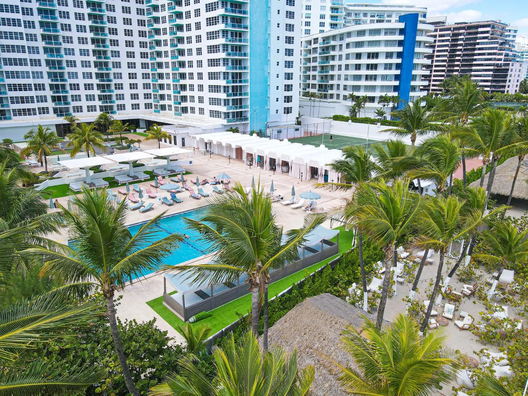 Property building in Seacoast Suites on Miami Beach