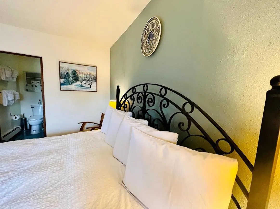 Bed in Santa Fe Bed & Breakfast