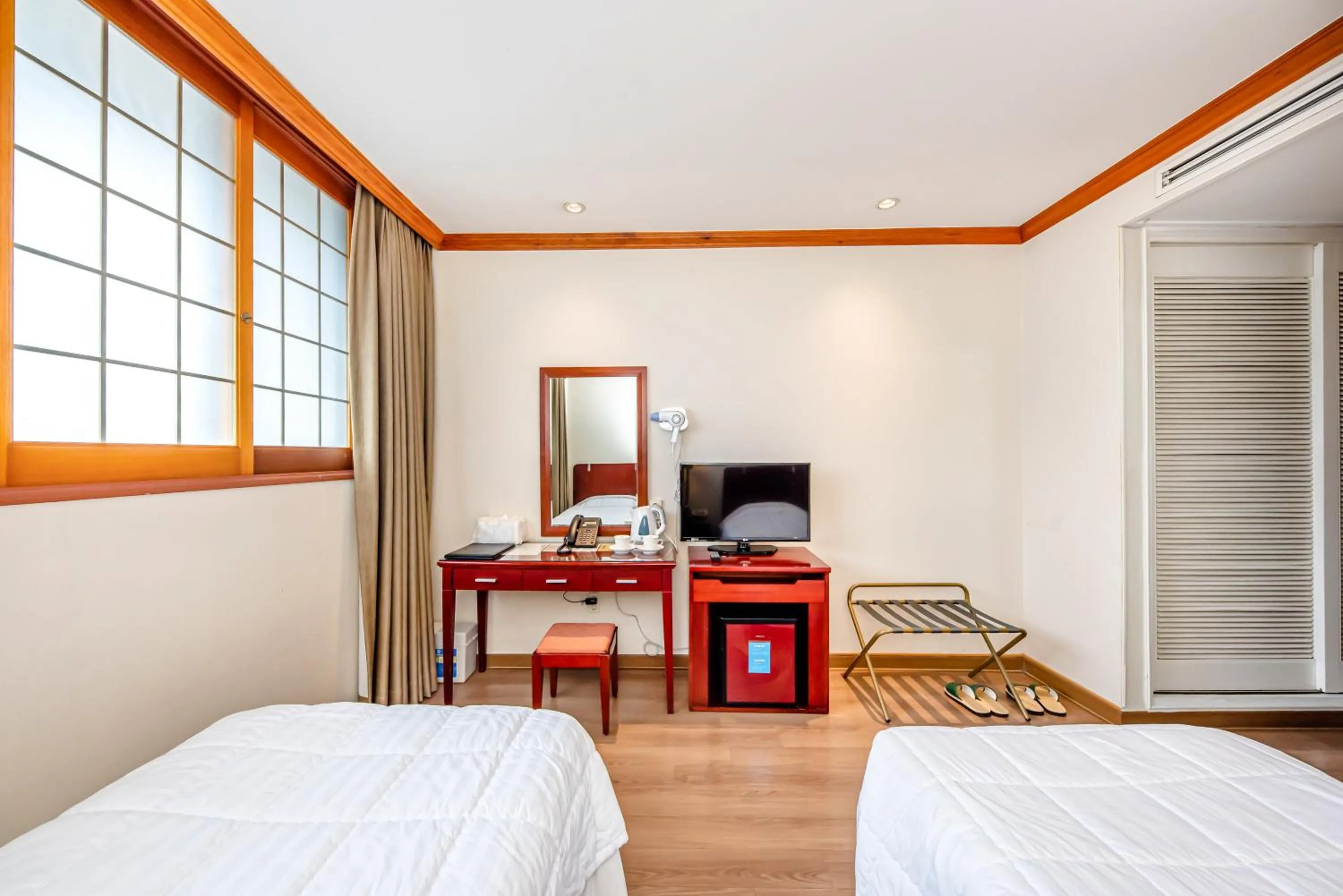 Bed in Samhaein Hotel