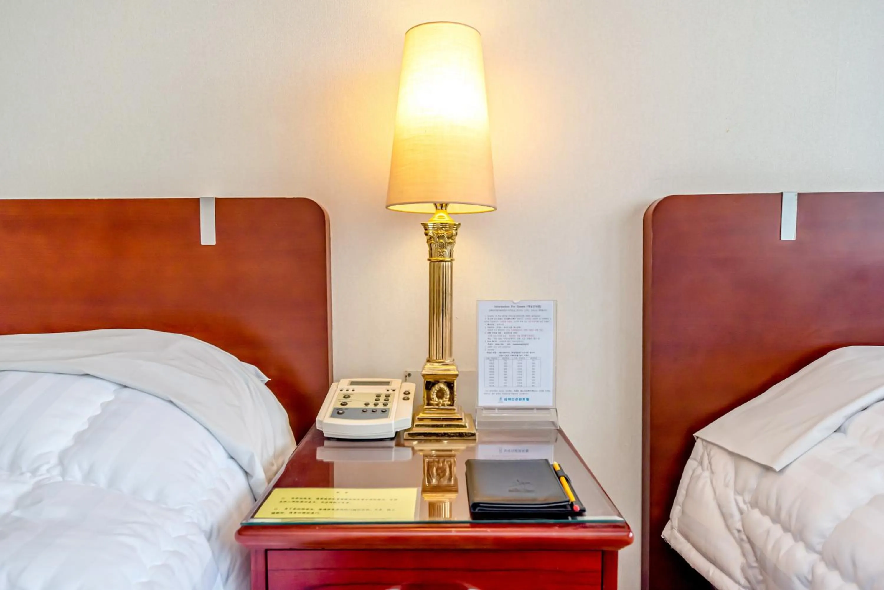 Bed in Samhaein Hotel