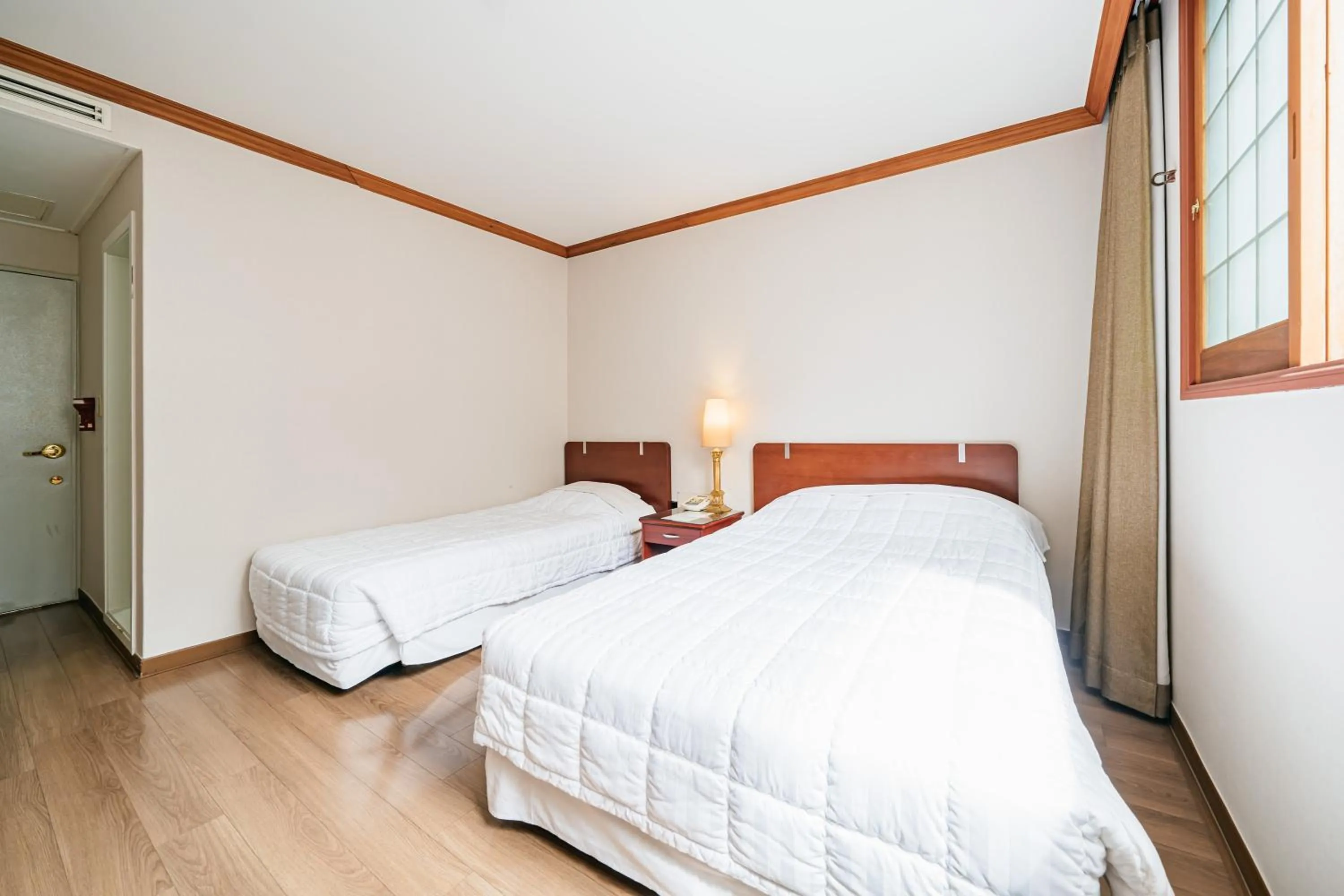 Bed in Samhaein Hotel