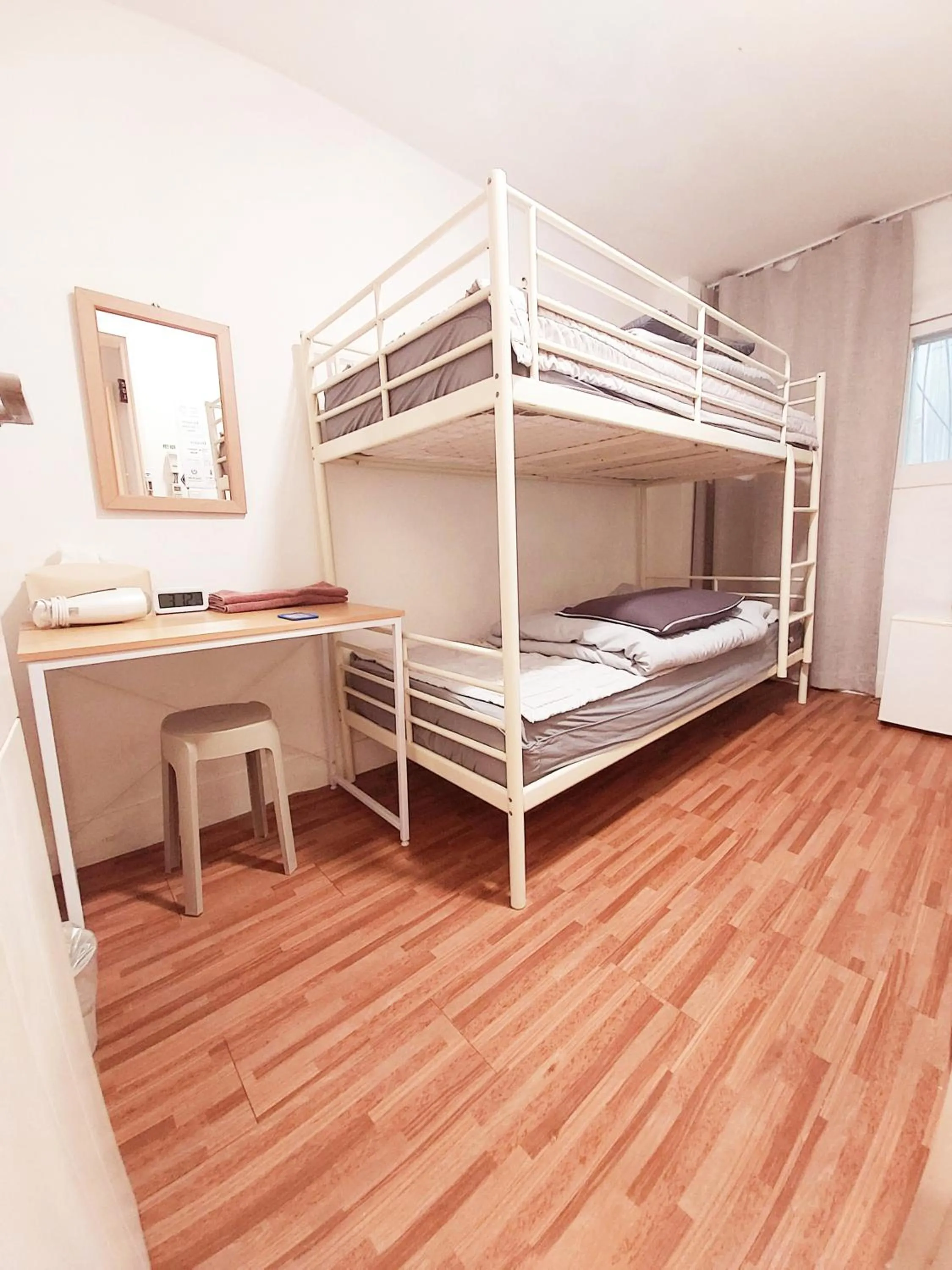 Bedroom, Bed in Blue Boat Hostel Myeongdong