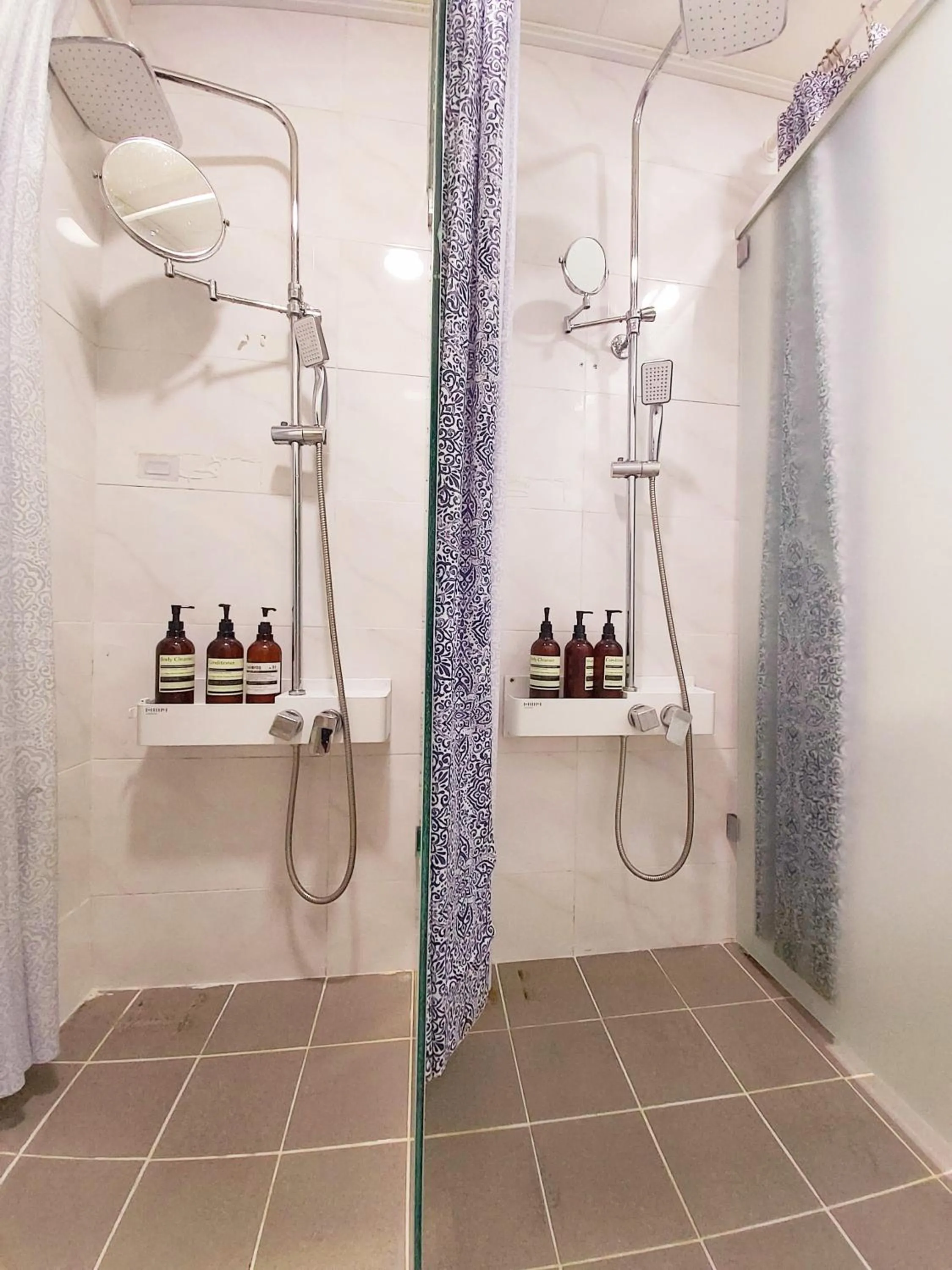 Shower in Blue Boat Hostel Myeongdong