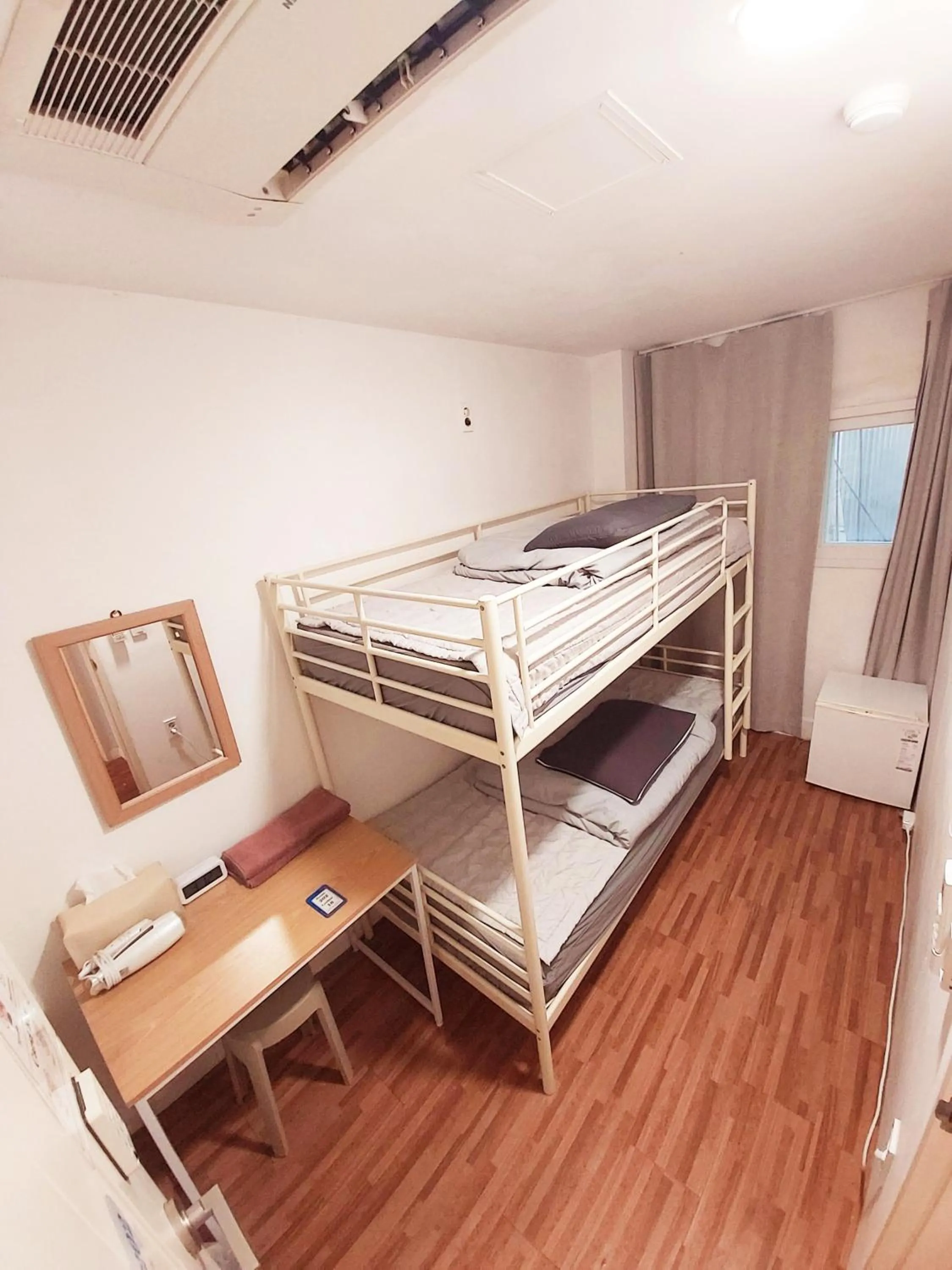 Bedroom, Bed in Blue Boat Hostel Myeongdong