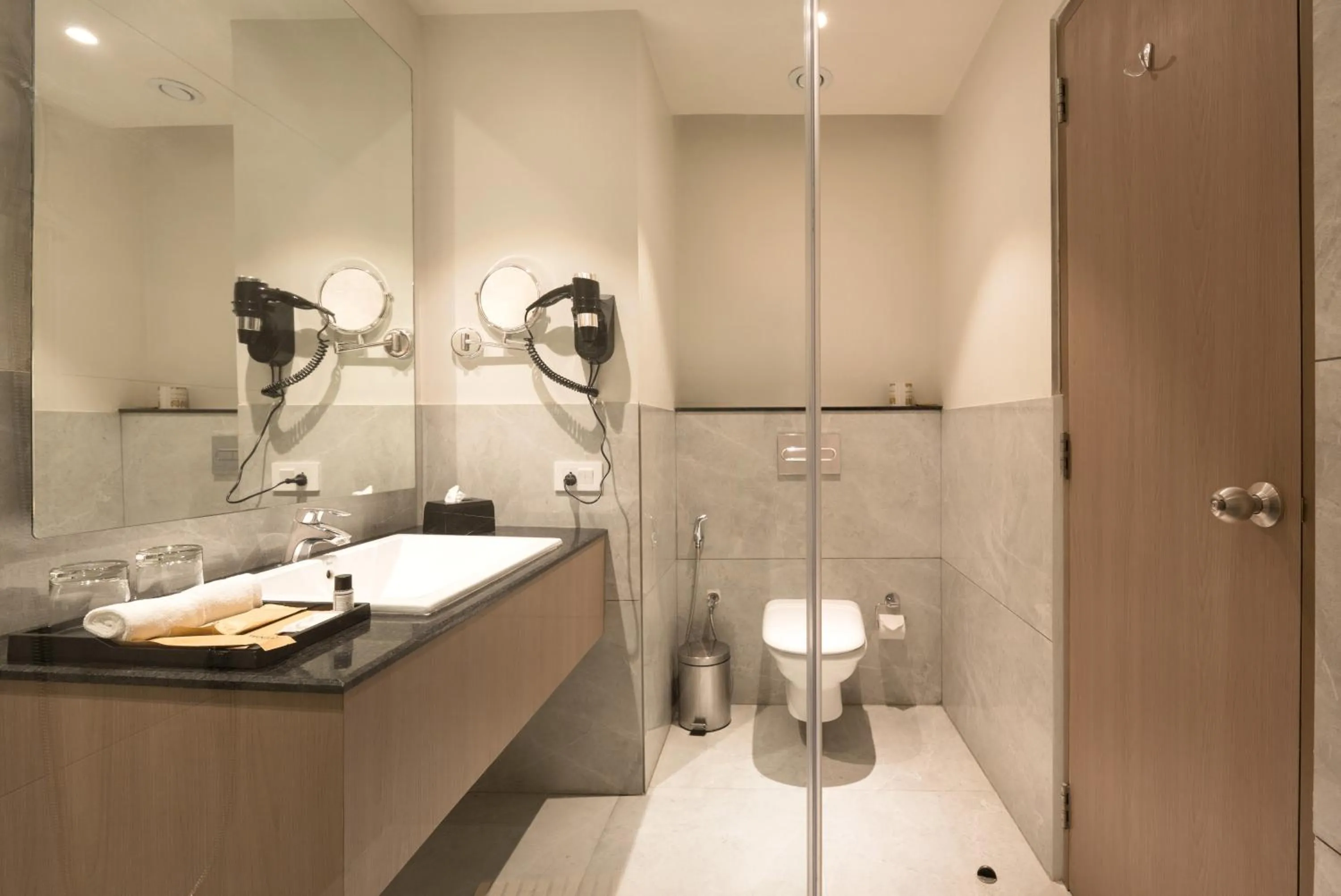 Deluxe King Room with City View - Non-Smoking in Best Western Plus Phagwara