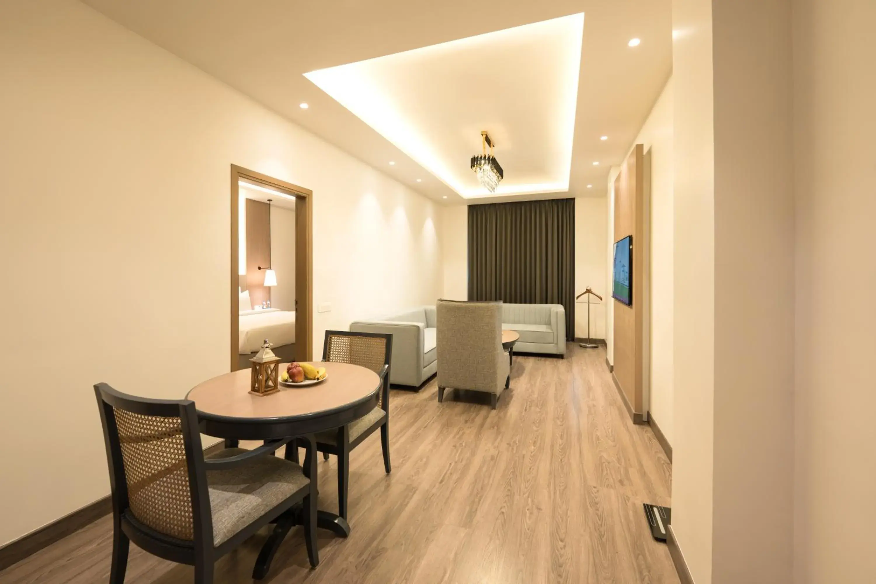 King Suite with Separate Living Room and Bath Tub - Non-Smoking in Best Western Plus Phagwara King Suite with Separate Living Room and Bath Tub - Non-Smoking in Best Western Plus Phagwara