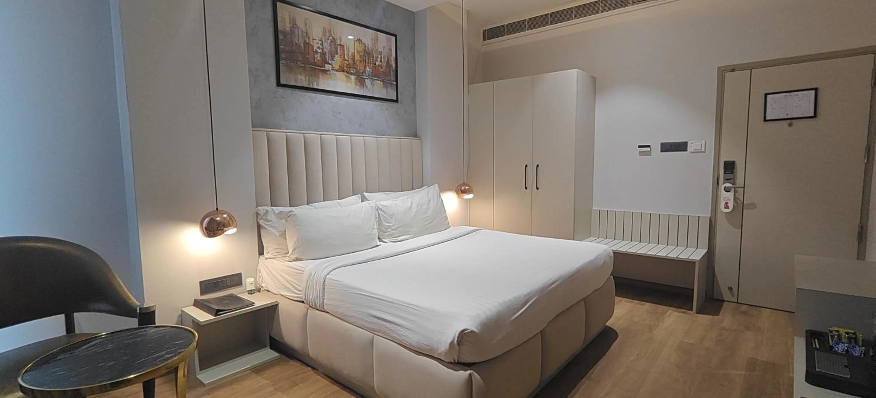 Bed in Sapna Clarks Inn Lucknow