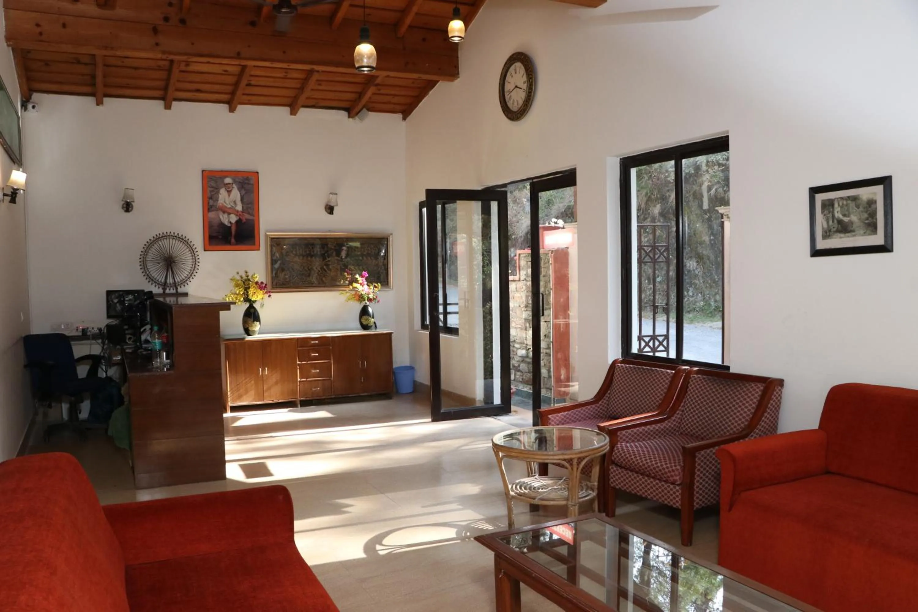 Lobby or reception in Woodsvilla Residency Ranikhet
