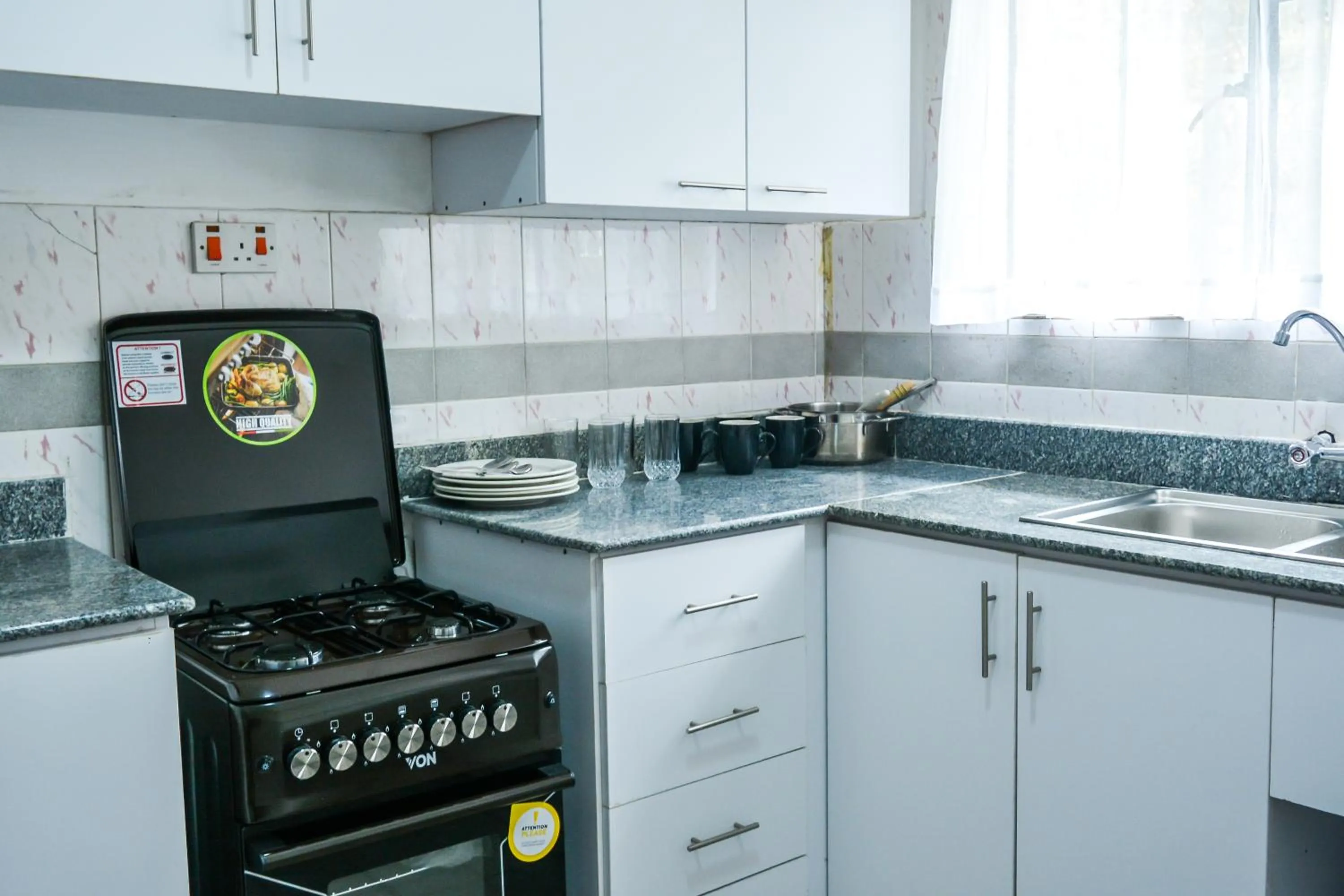 Kitchen or kitchenette in Brickwood Apartments