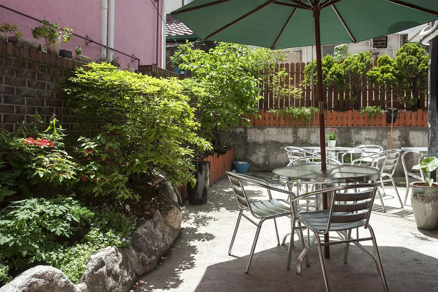 Patio in Myeongdong Ecohouse