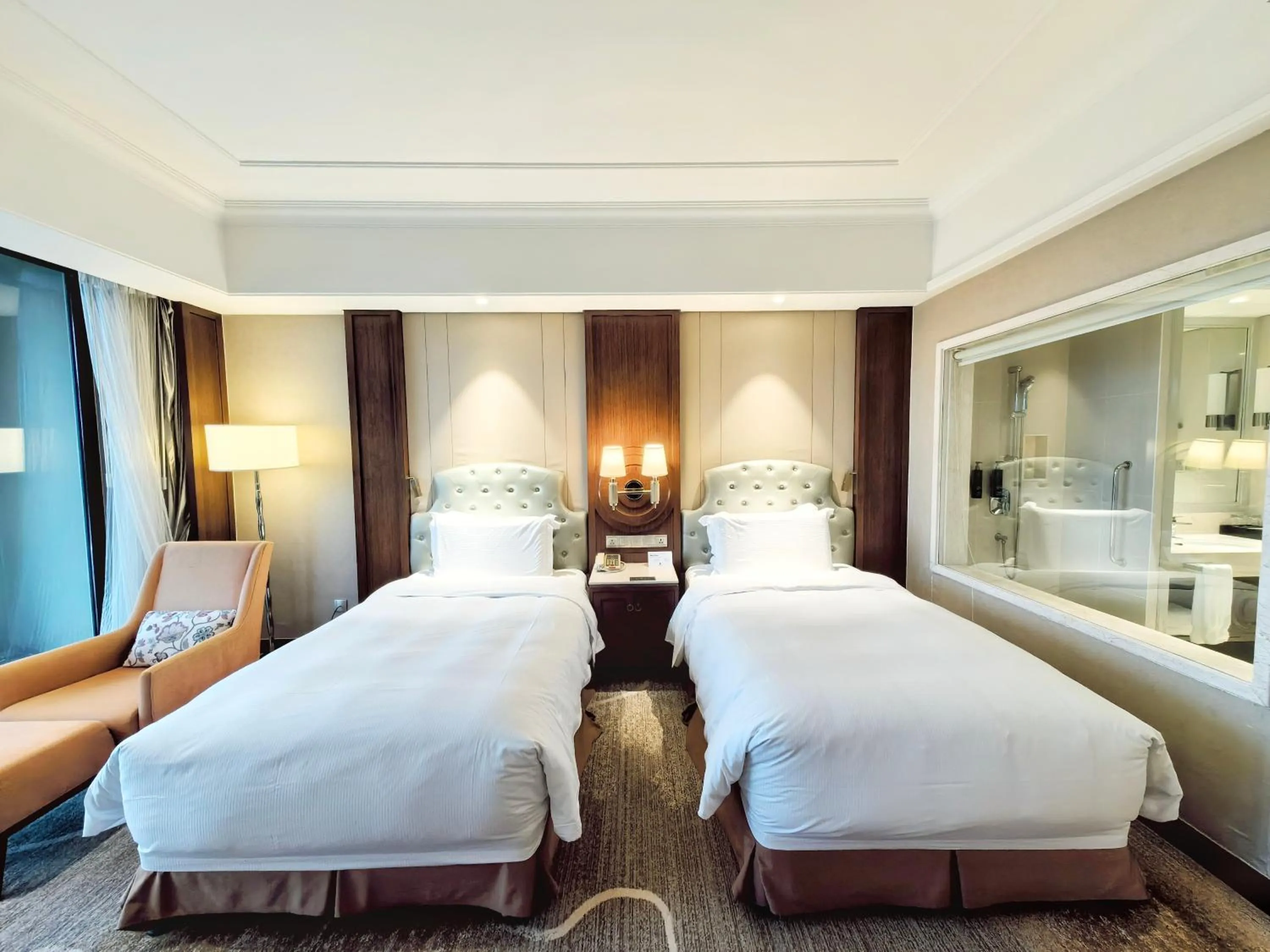 Bed in DoubleTree by Hilton Ningbo - Chunxiao
