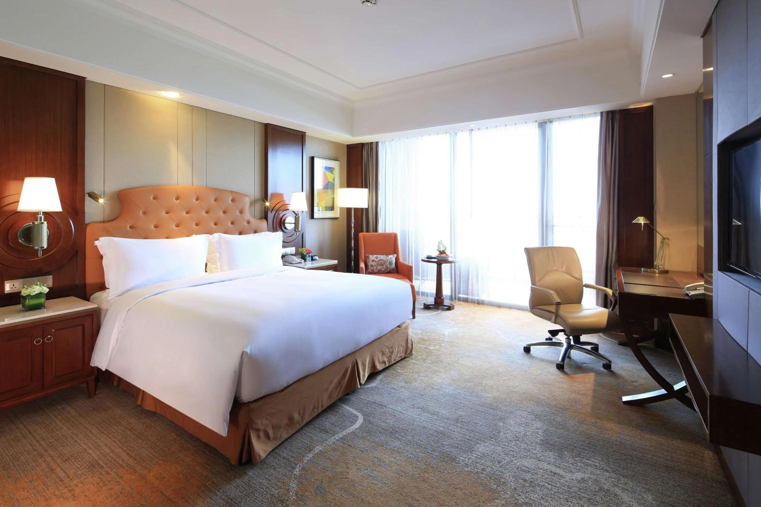 Bedroom, Bed in DoubleTree by Hilton Ningbo - Chunxiao