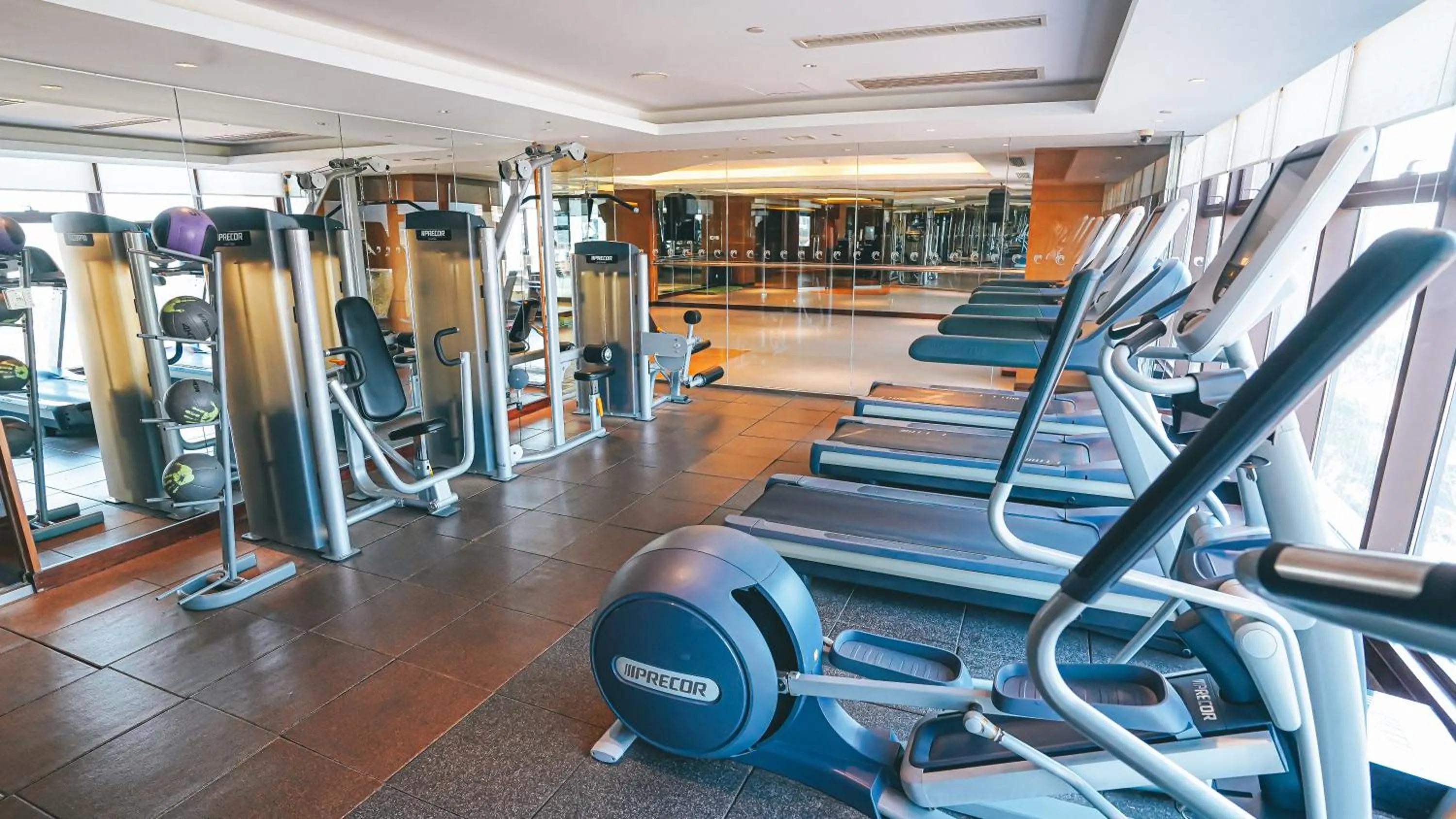 Fitness centre/facilities in DoubleTree by Hilton Ningbo - Chunxiao