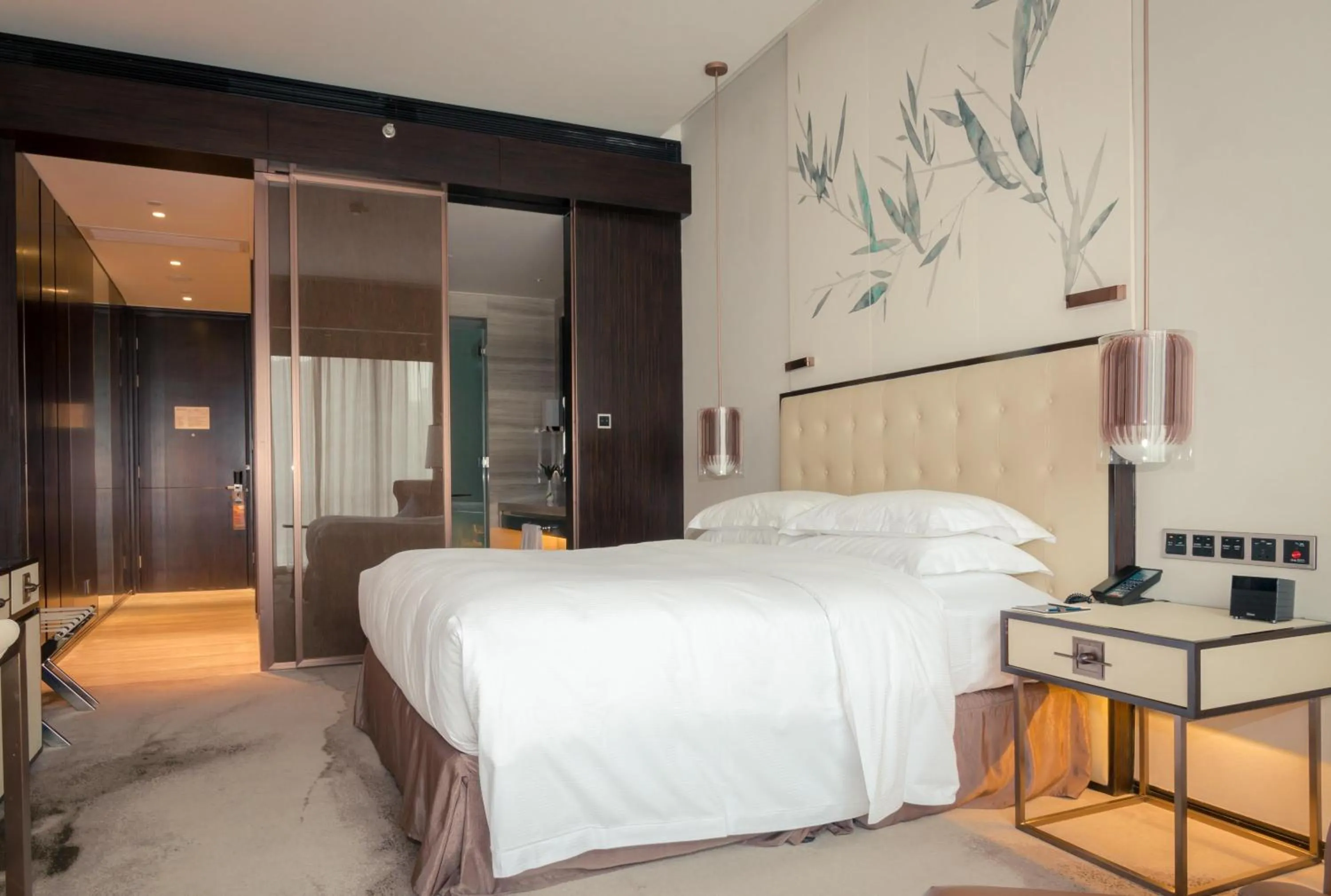 Photo of the whole room, Bed in Hilton Shenzhen Futian