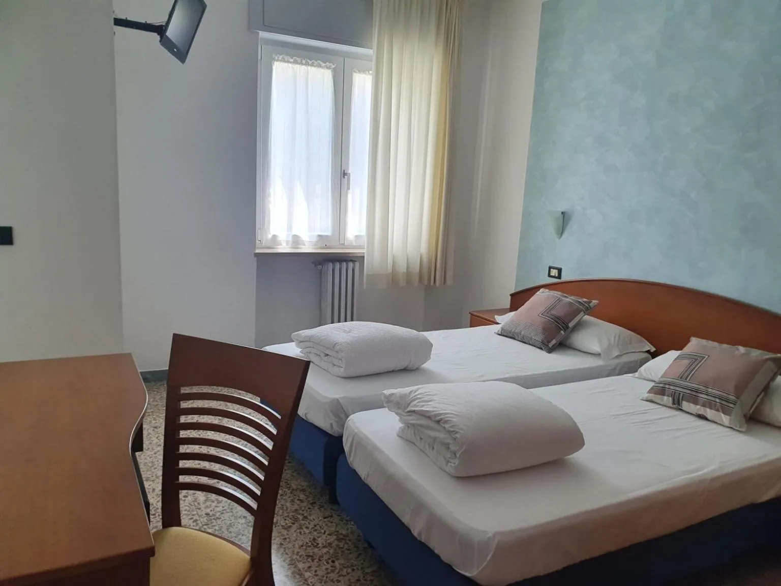 View (from property/room), Bed in Hotel 2 Palme