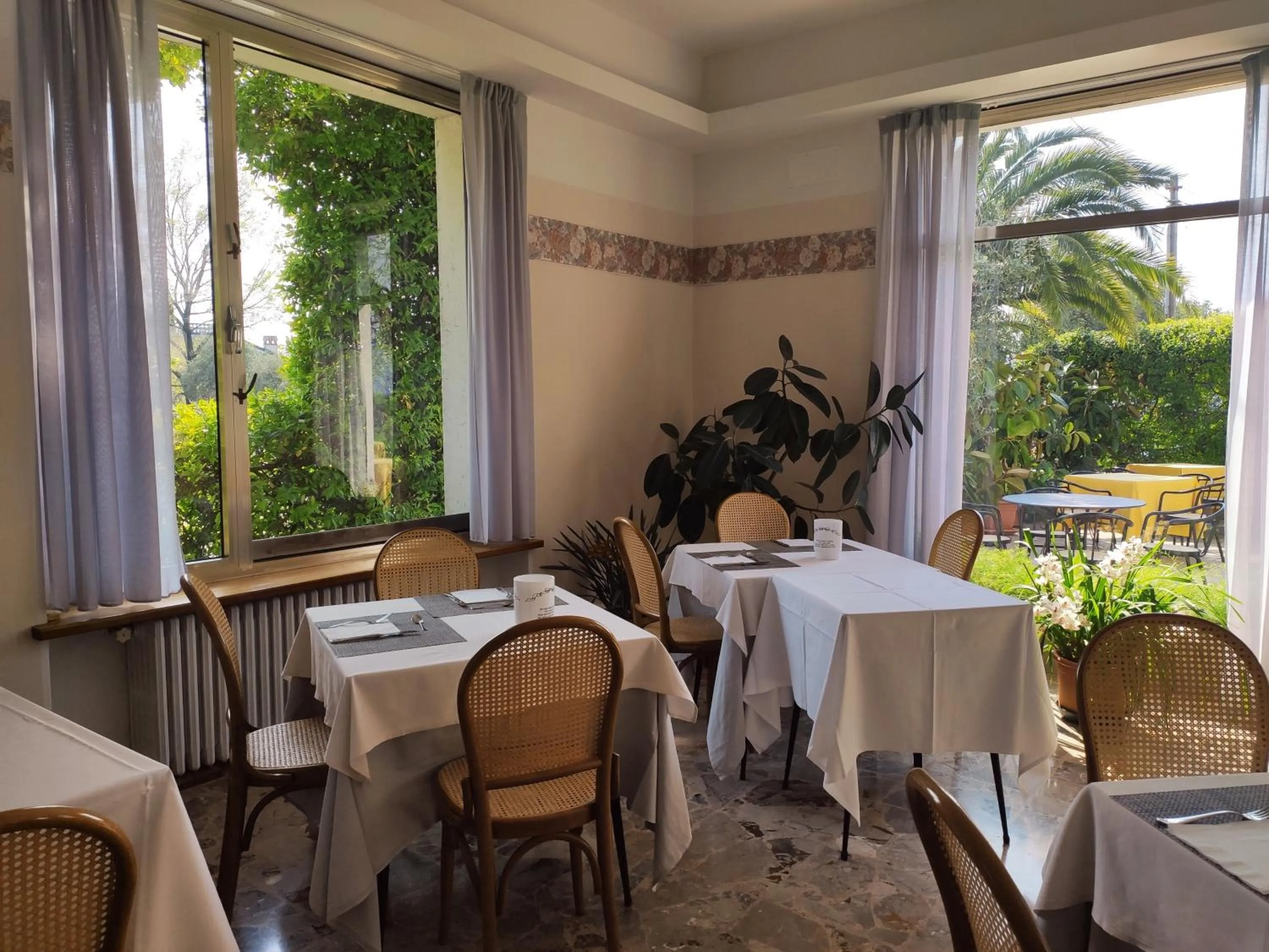 Breakfast in Hotel 2 Palme