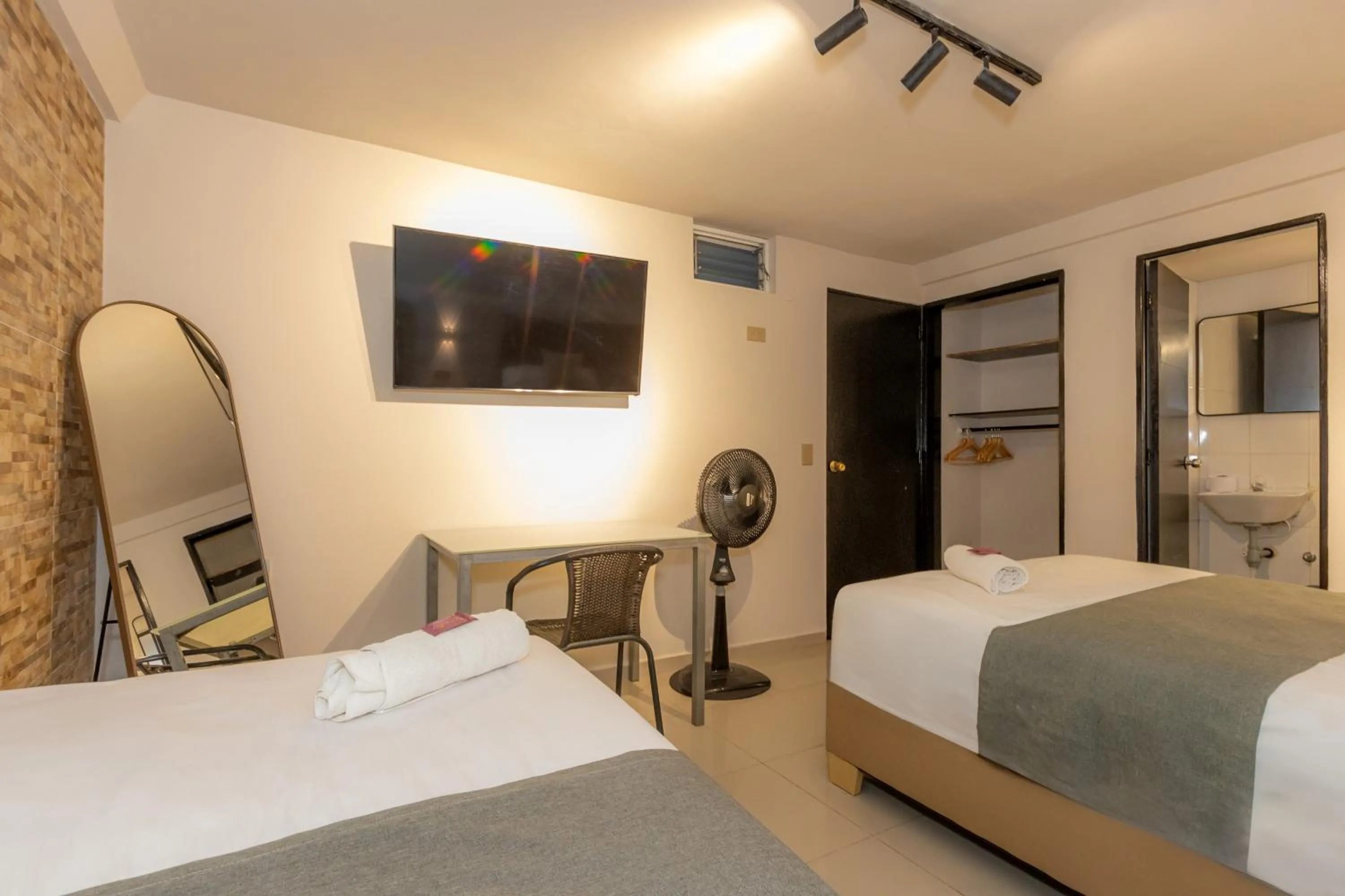 Standard Triple Room in Hotel Garden Laureles